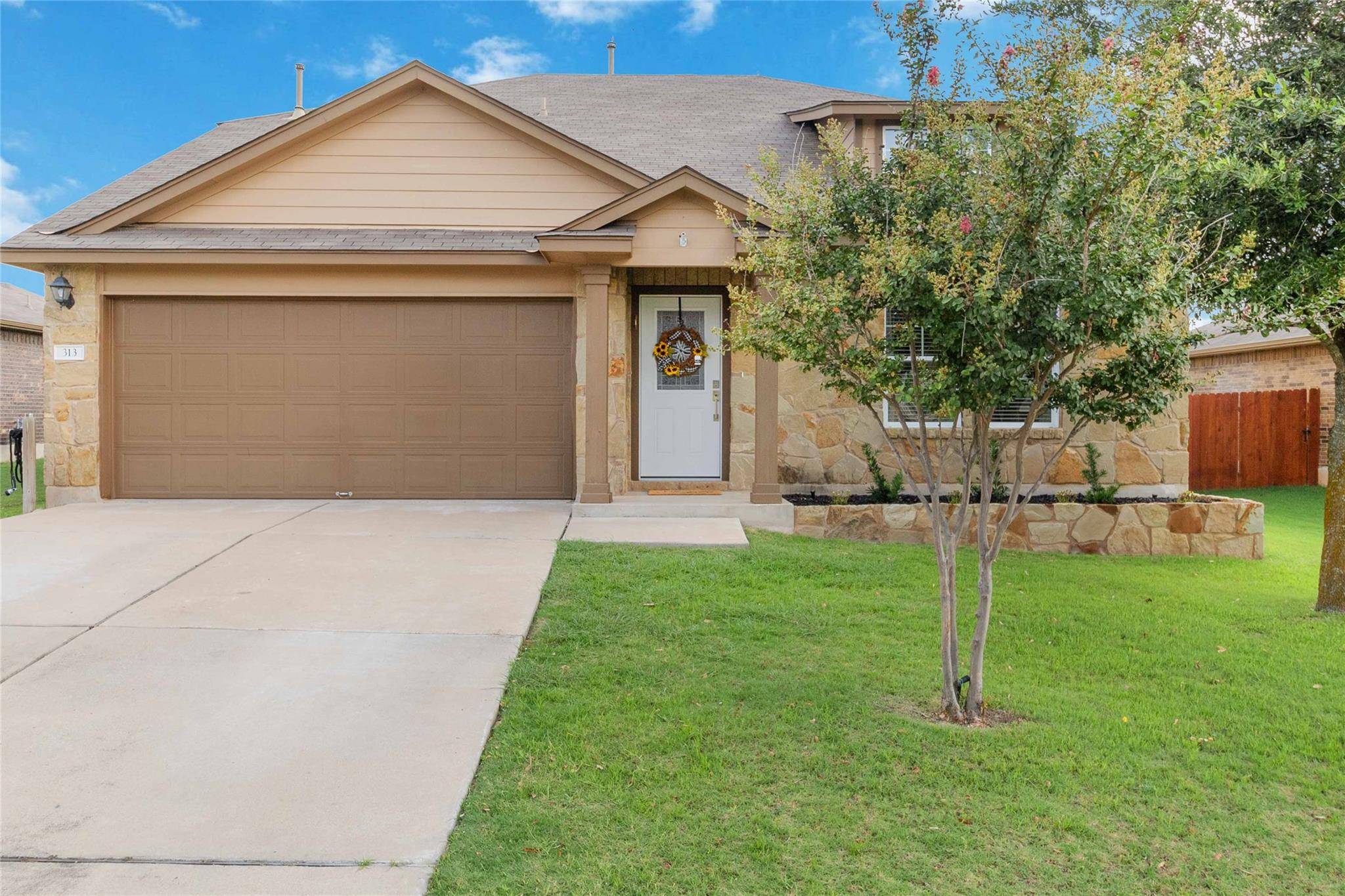 313 Wild Cat DR, Bastrop, TX 78602