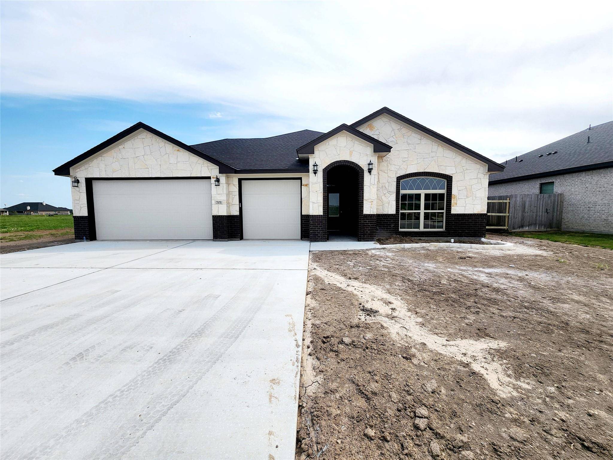 701 Eagle Claw DR, Salado, TX 76571