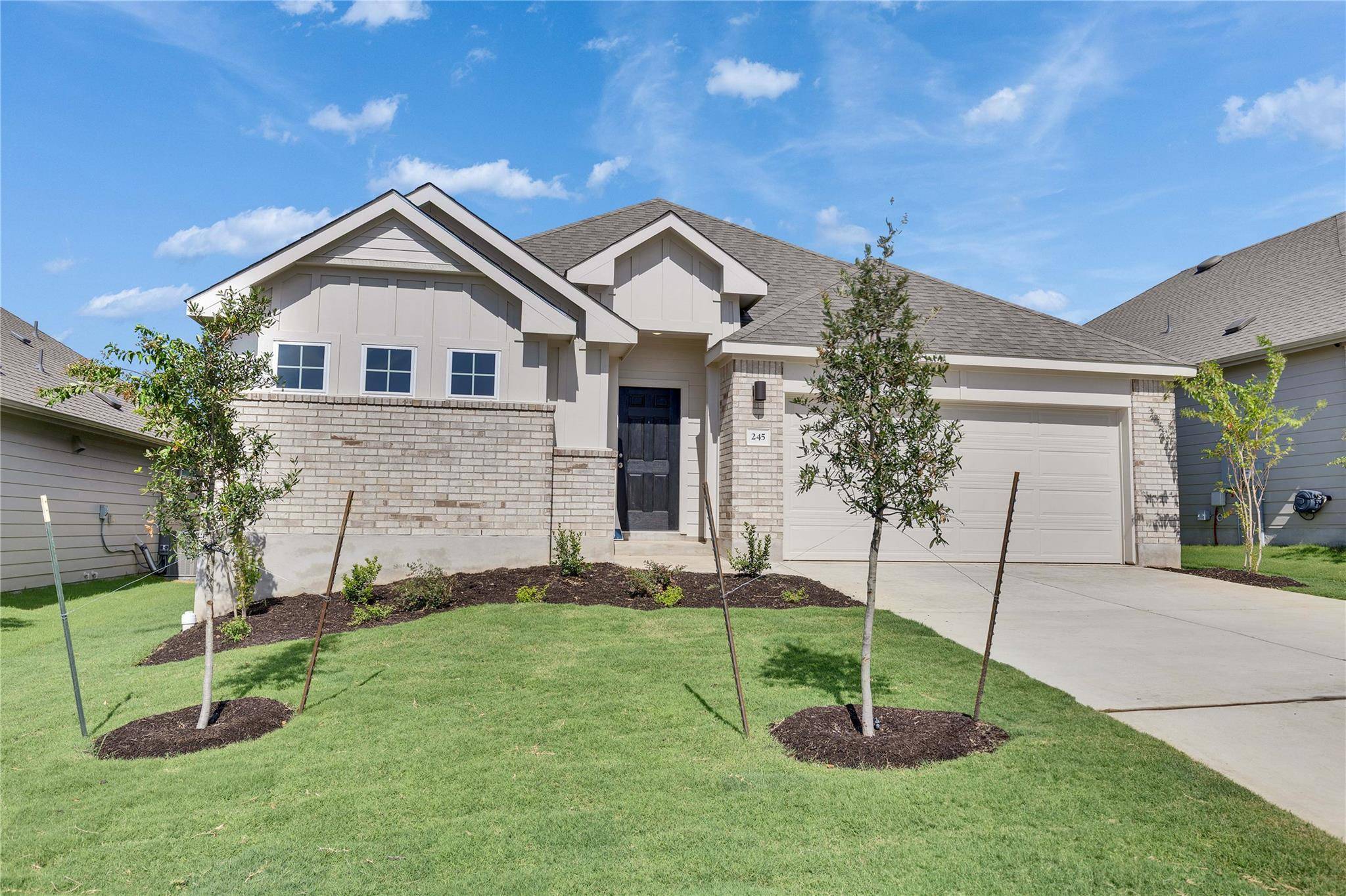 245 Seattle Slew DR, Jarrell, TX 76537
