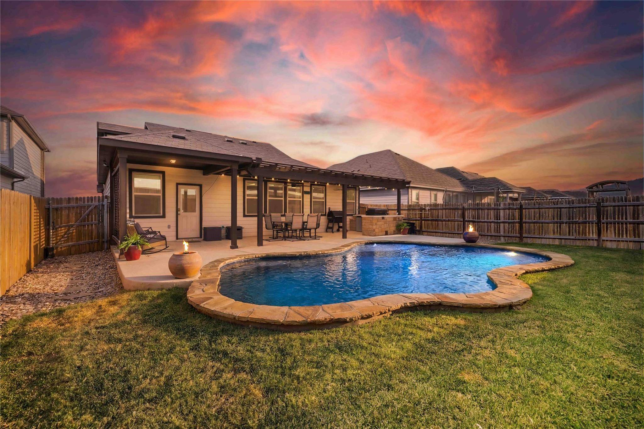 200 Capstone RD, Liberty Hill, TX 78642