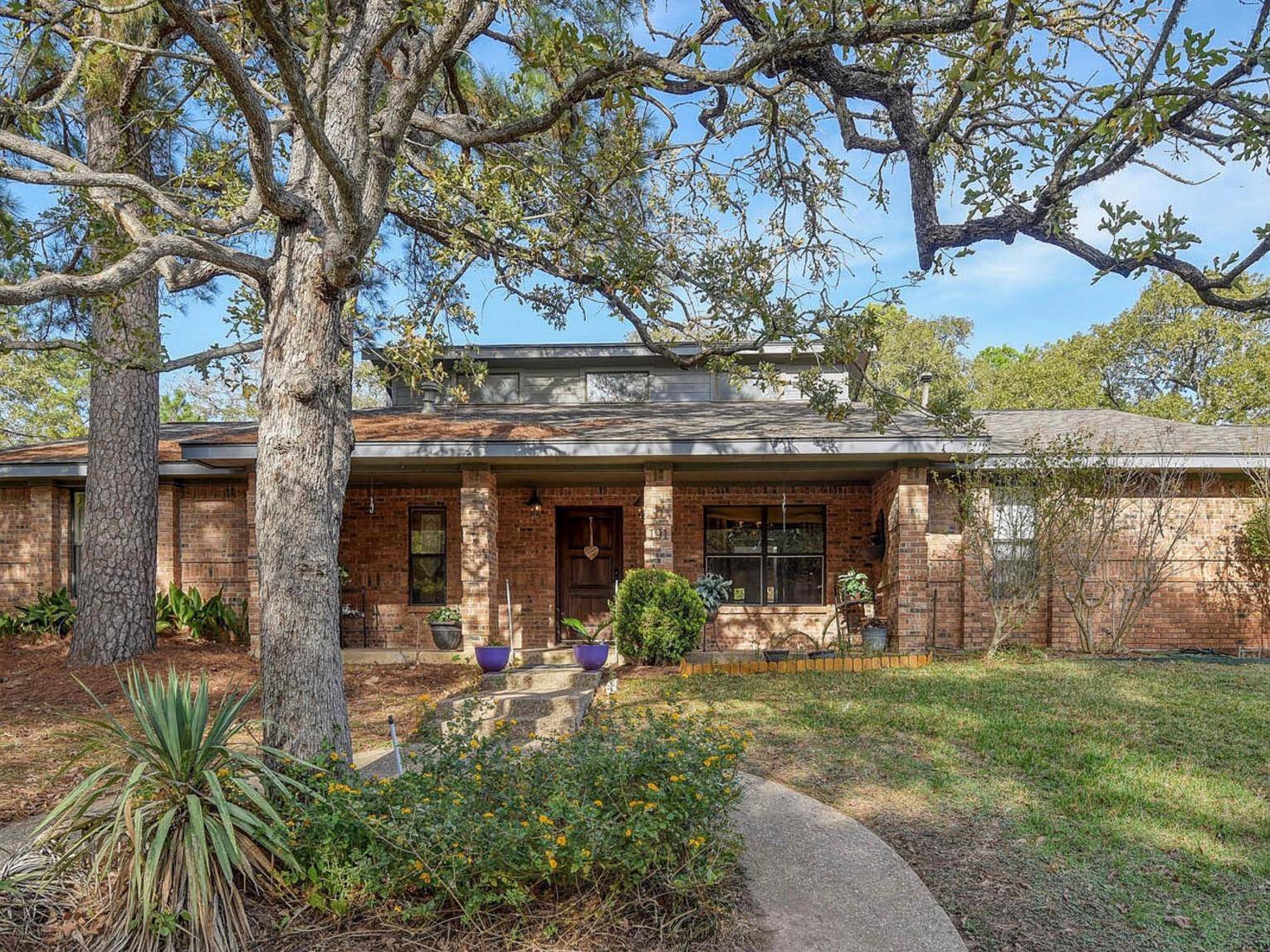 191 Mamalu DR, Bastrop, TX 78602