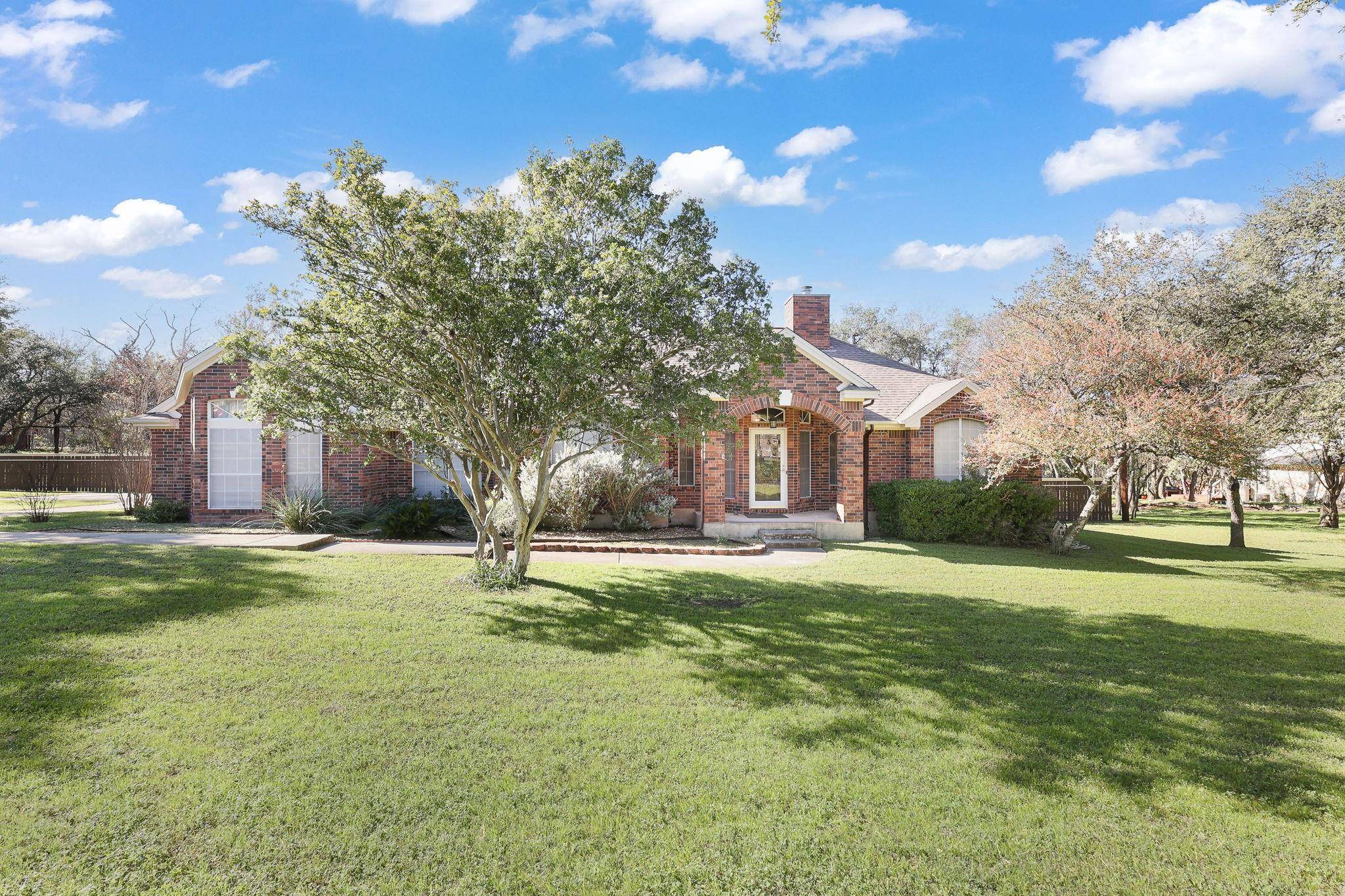 116 Poplar DR, Mountain City, TX 78610