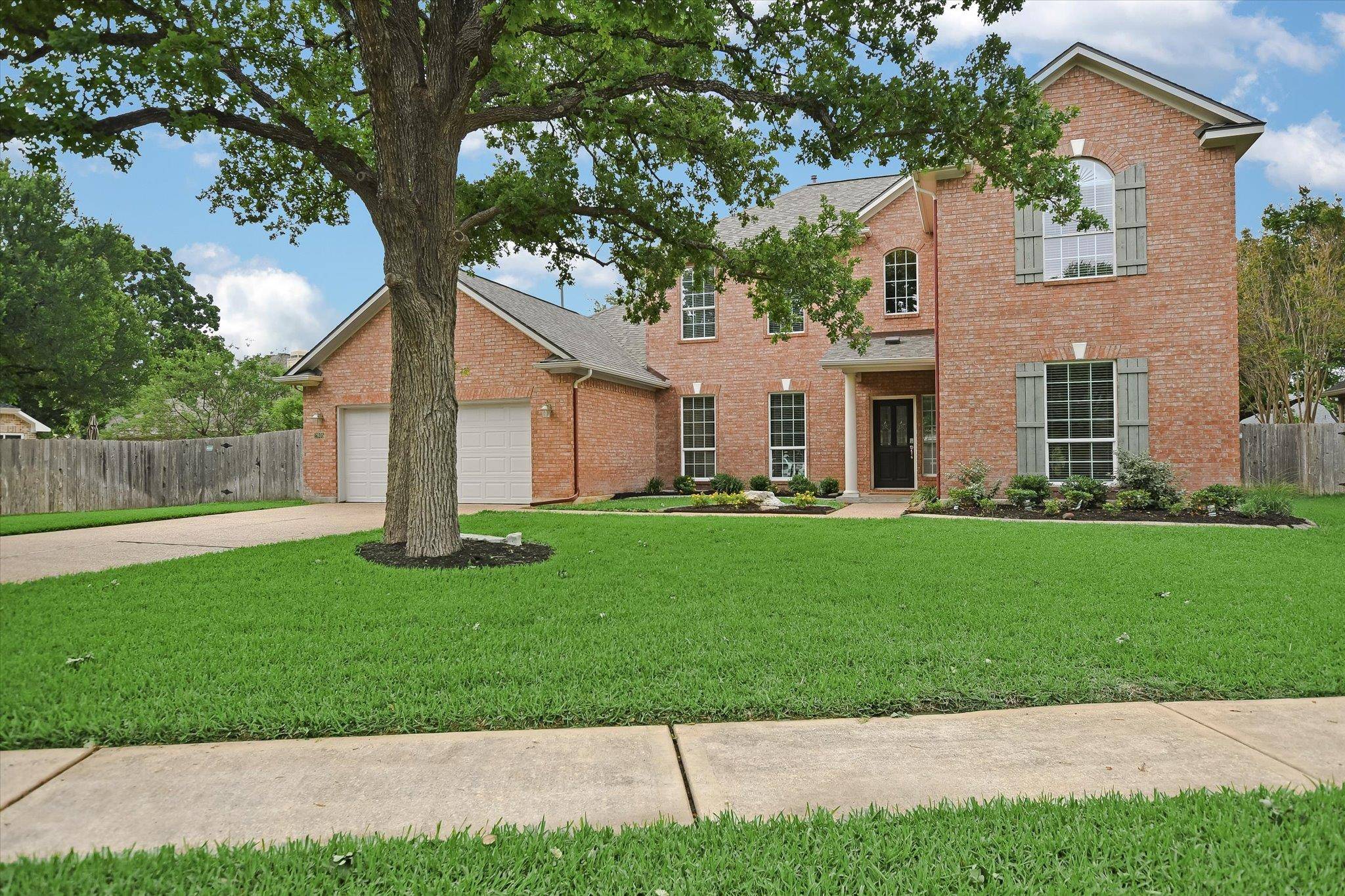 2805 Chatelle DR, Round Rock, TX 78681