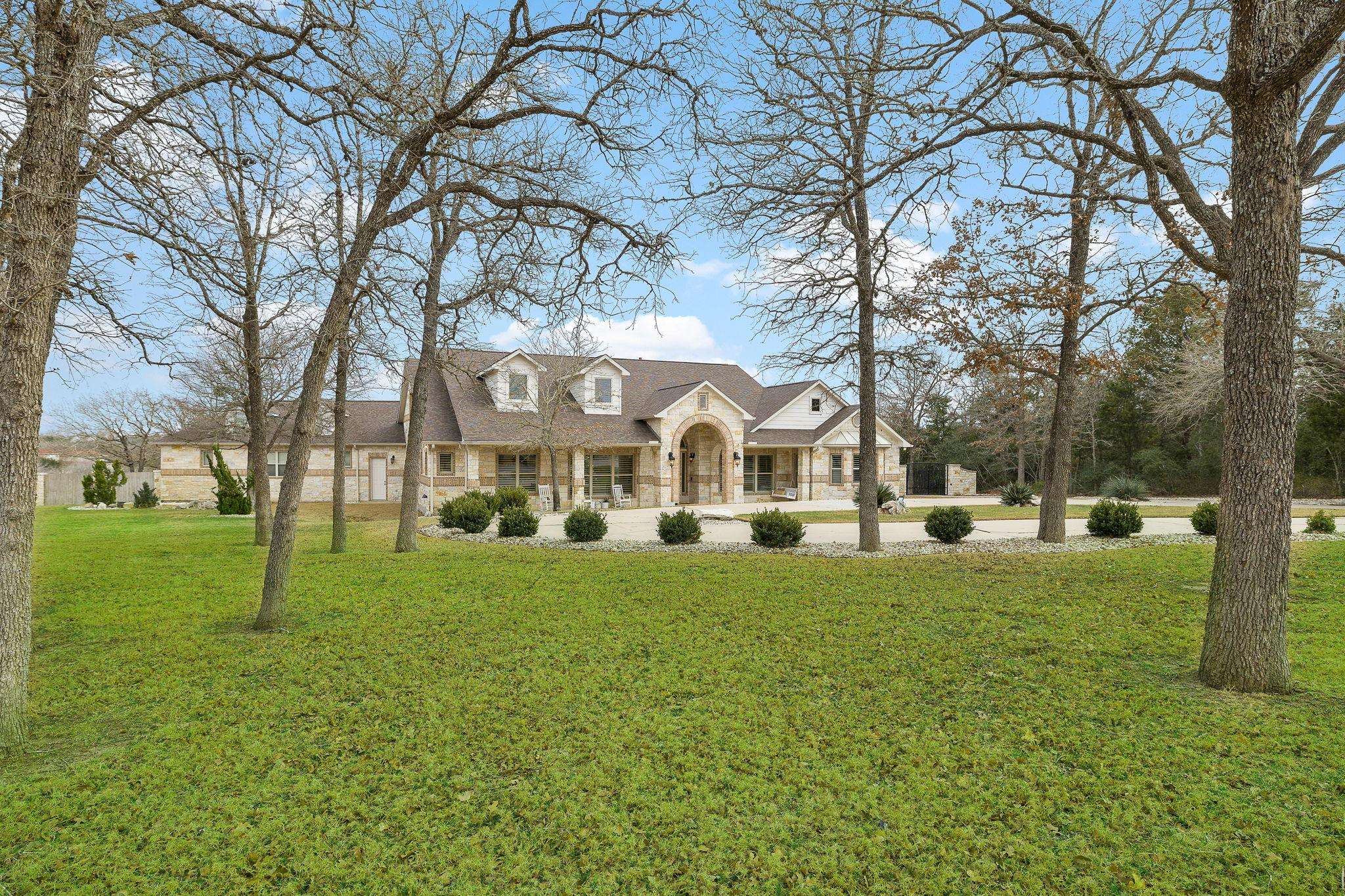 105 Old Settlers DR, Bastrop, TX 78602