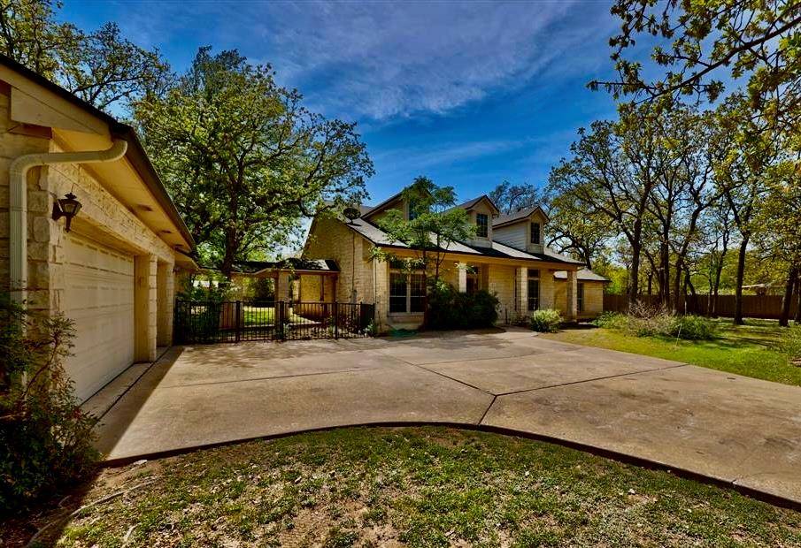 105 Oak Plaza DR, Georgetown, TX 78628