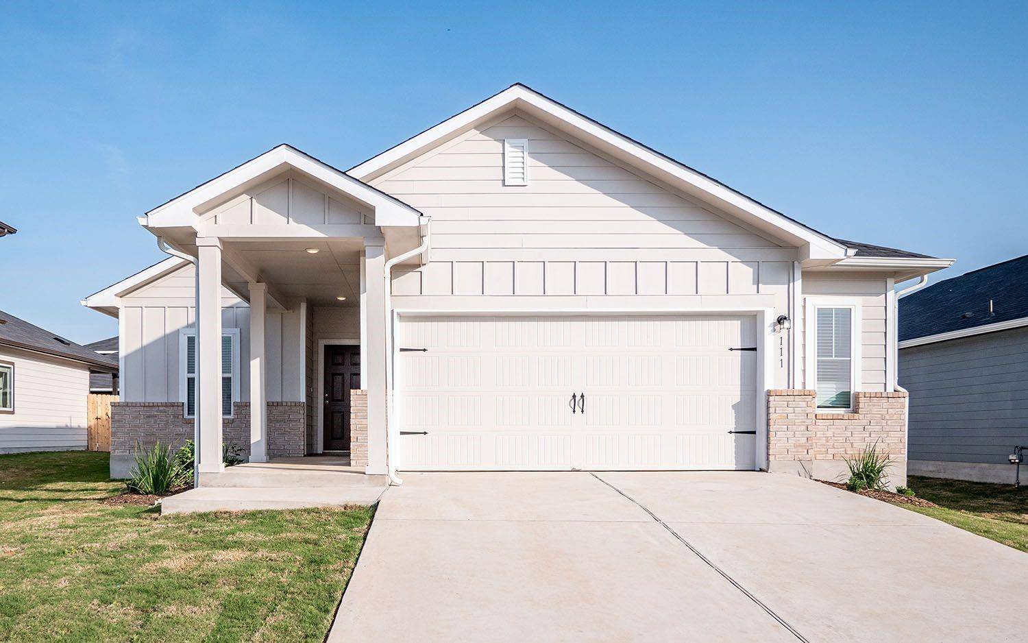 111 Acadia DR, Kyle, TX 78640