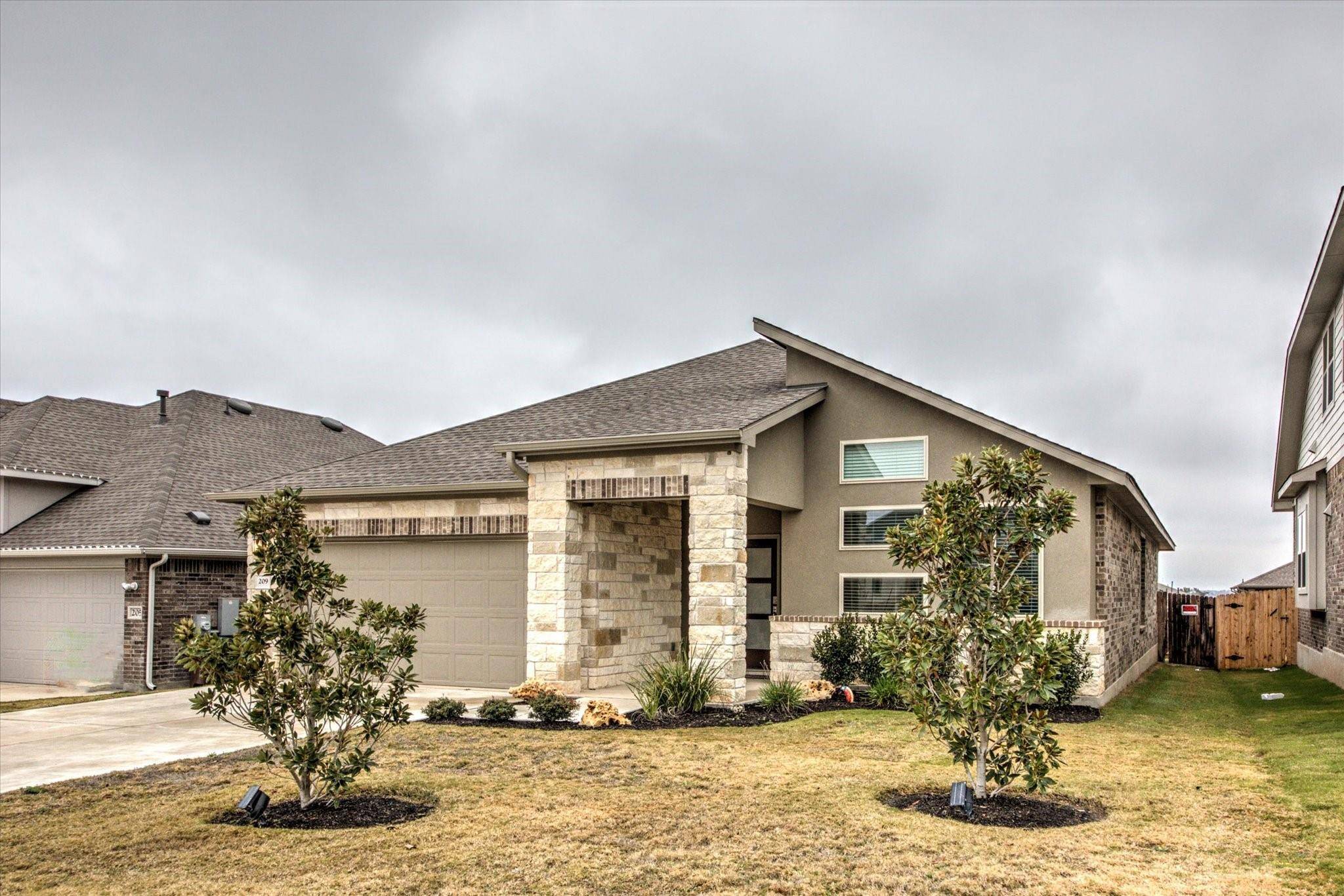 209 Tanda LN, Hutto, TX 78634