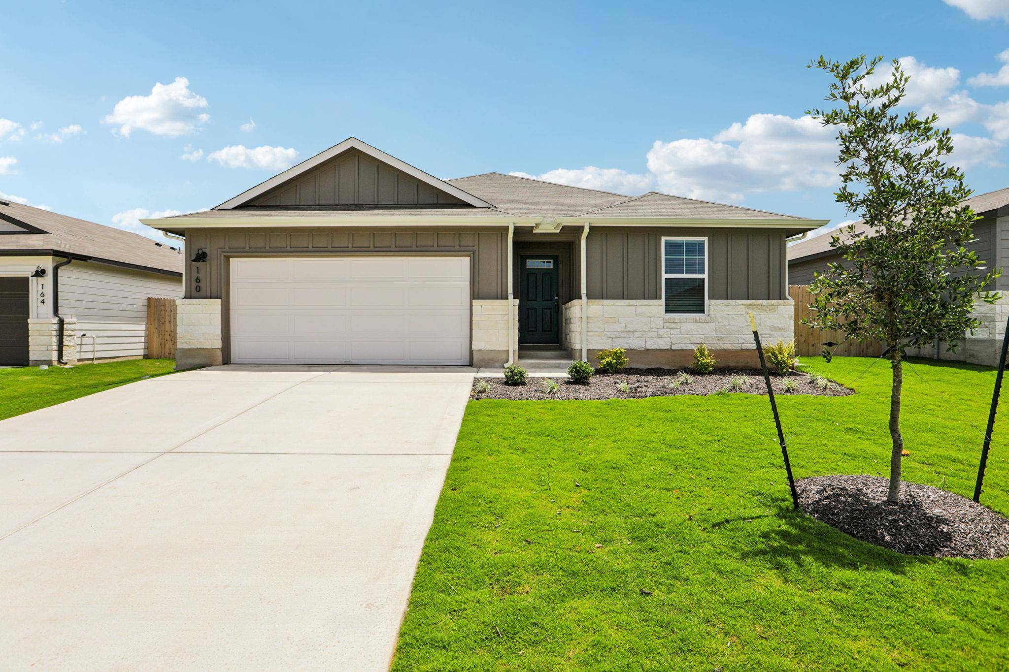160 Honey Bee RD, Jarrell, TX 76537