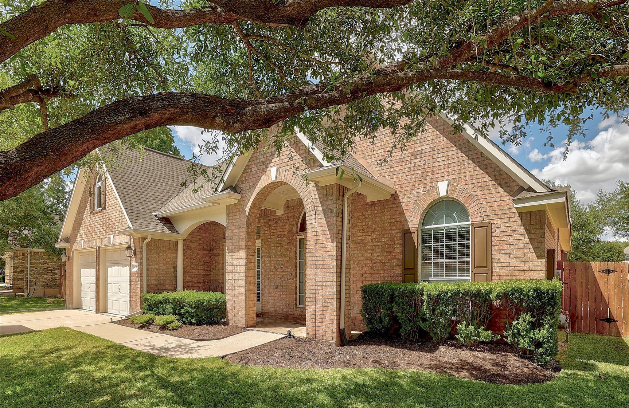 2415 Arbor DR, Round Rock, TX 78681