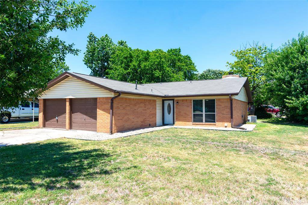 2302 Davis ST, Taylor, TX 76574