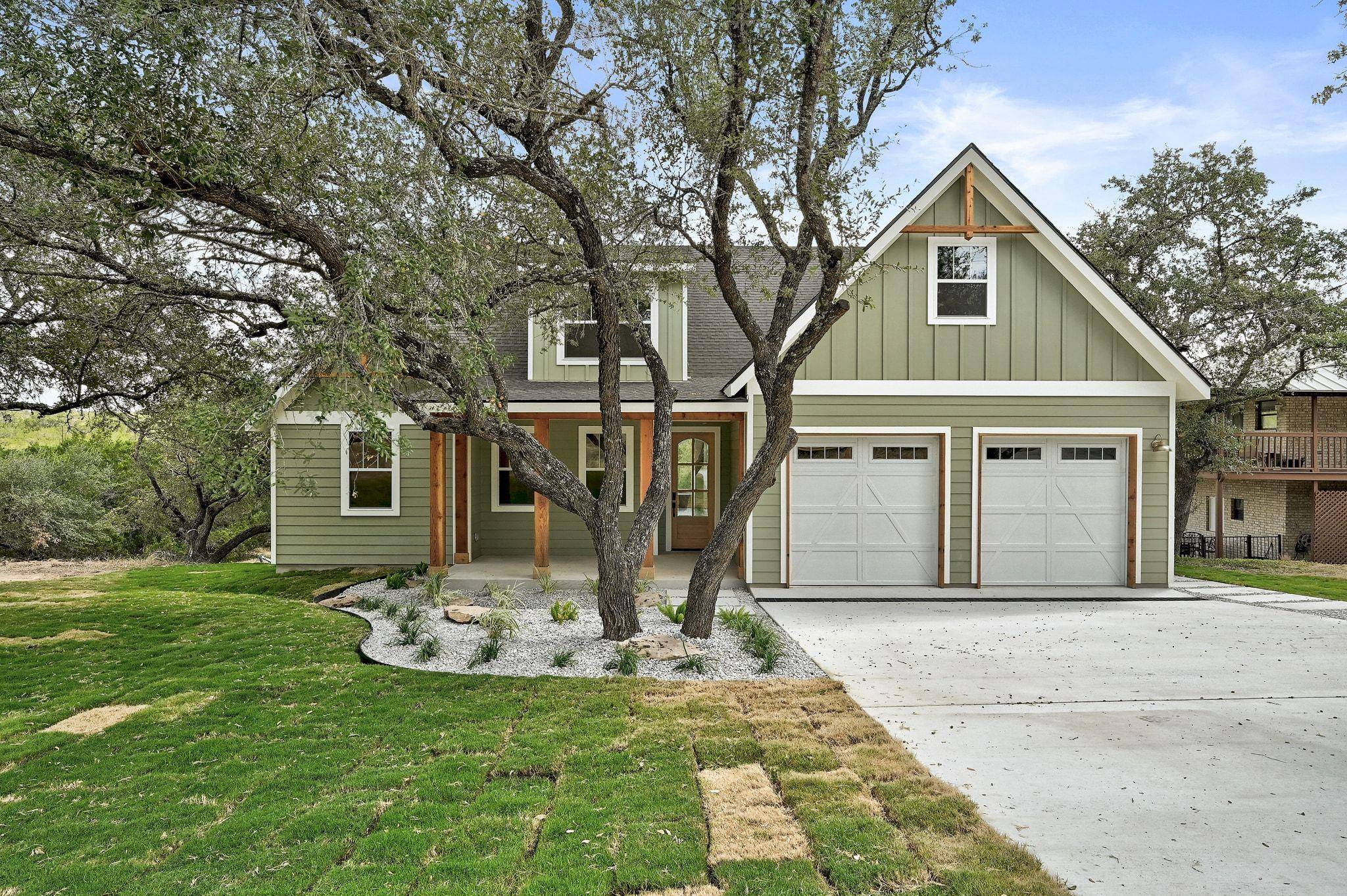 813 Newport DR, Spicewood, TX 78669