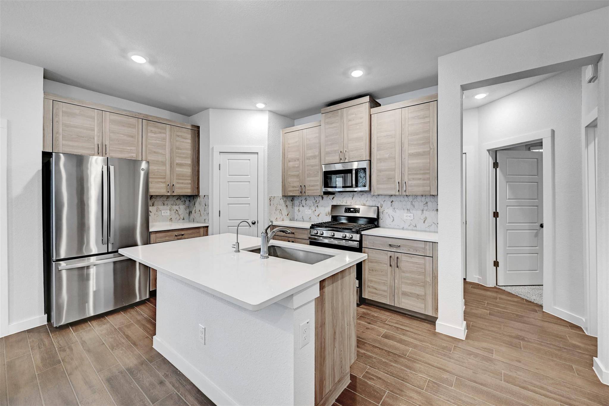 205 Ashby DR, Hutto, TX 78634