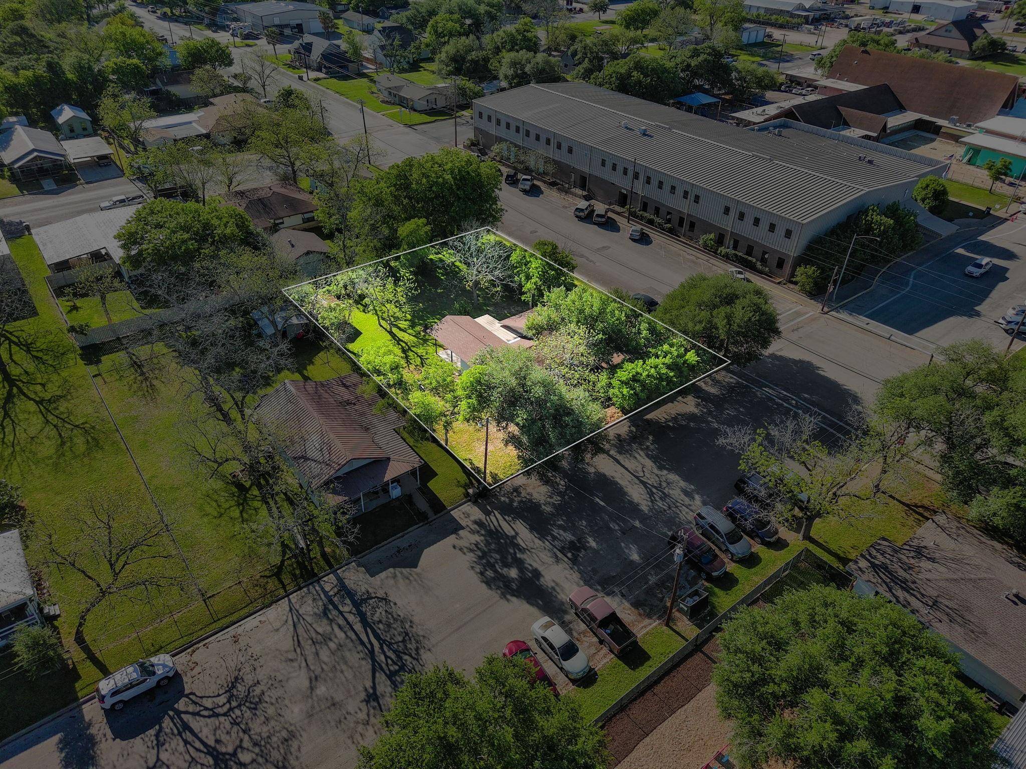 410 N GRIMES ST, Giddings, TX 78942