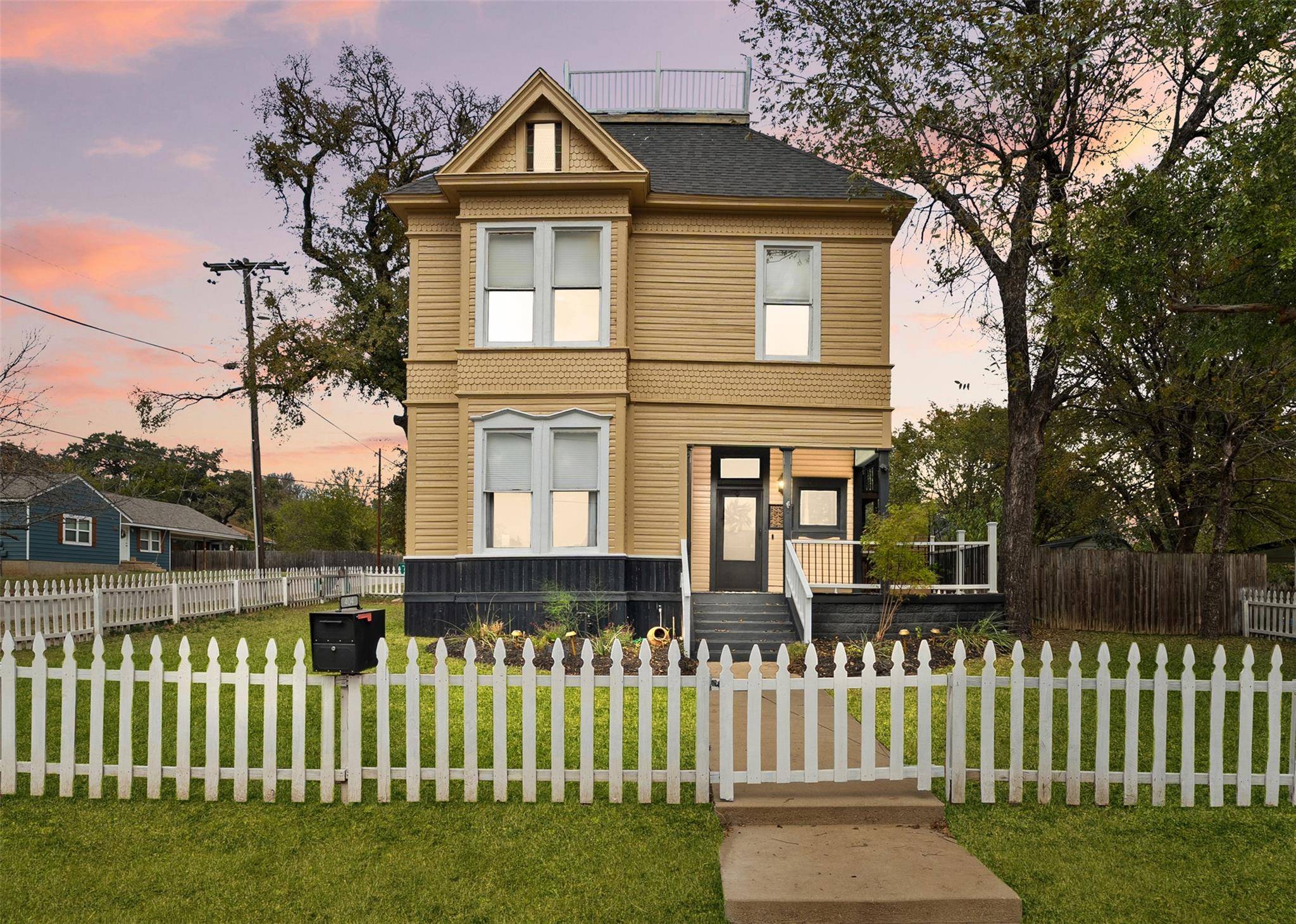 404 E 9th Ave, Belton, TX 76513