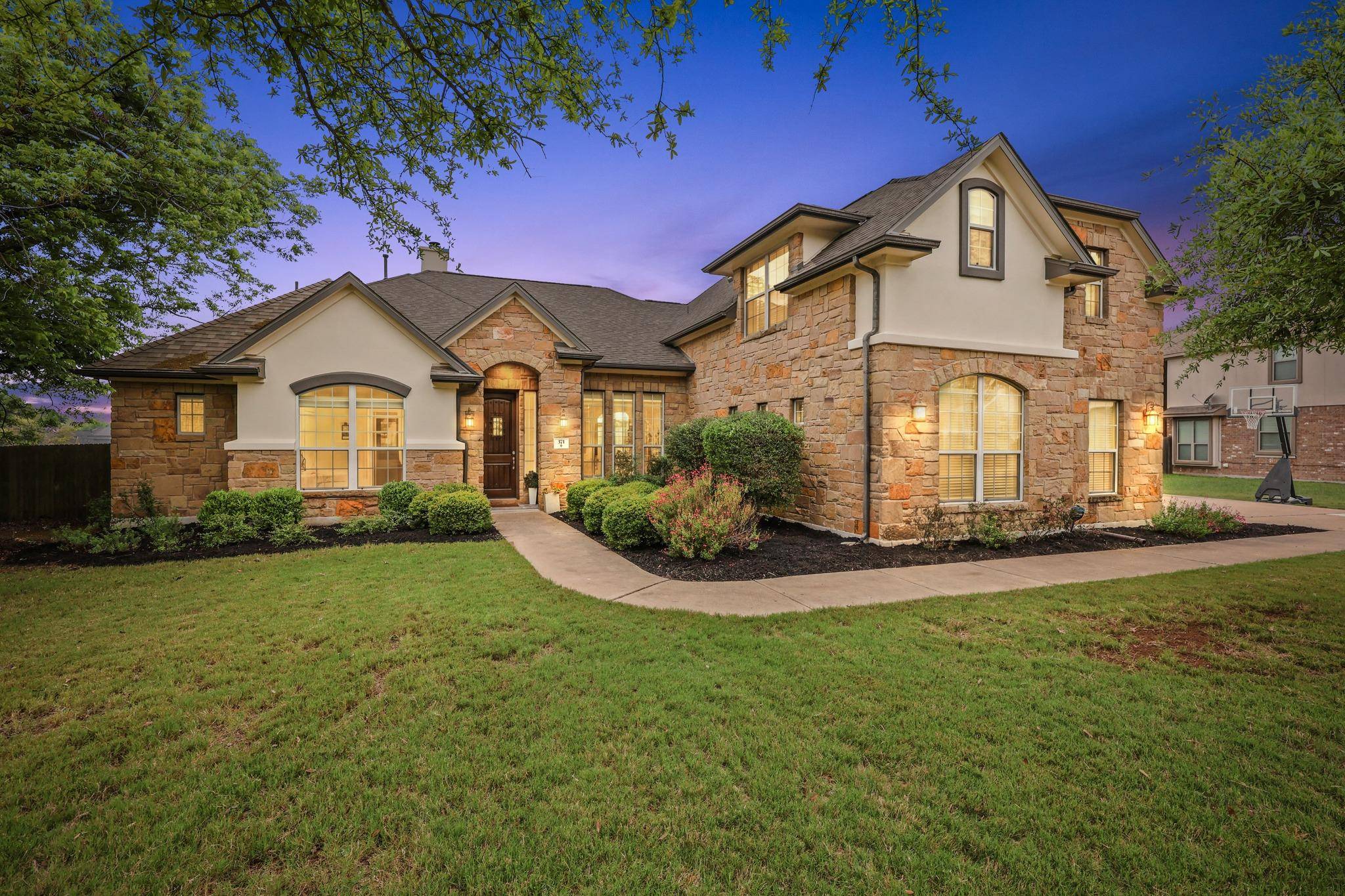371 Stoney Point RD, Austin, TX 78737