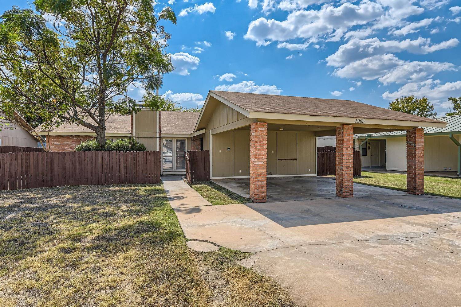 1305 Westcott DR #A & B, Round Rock, TX 78664