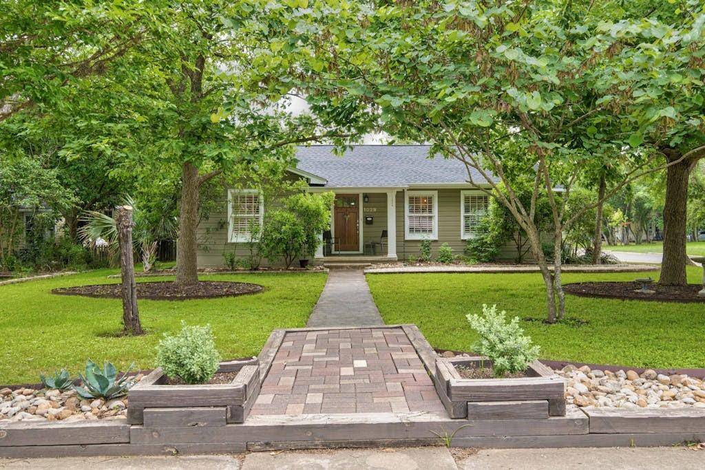 1029 W San Antonio ST, San Marcos, TX 78666