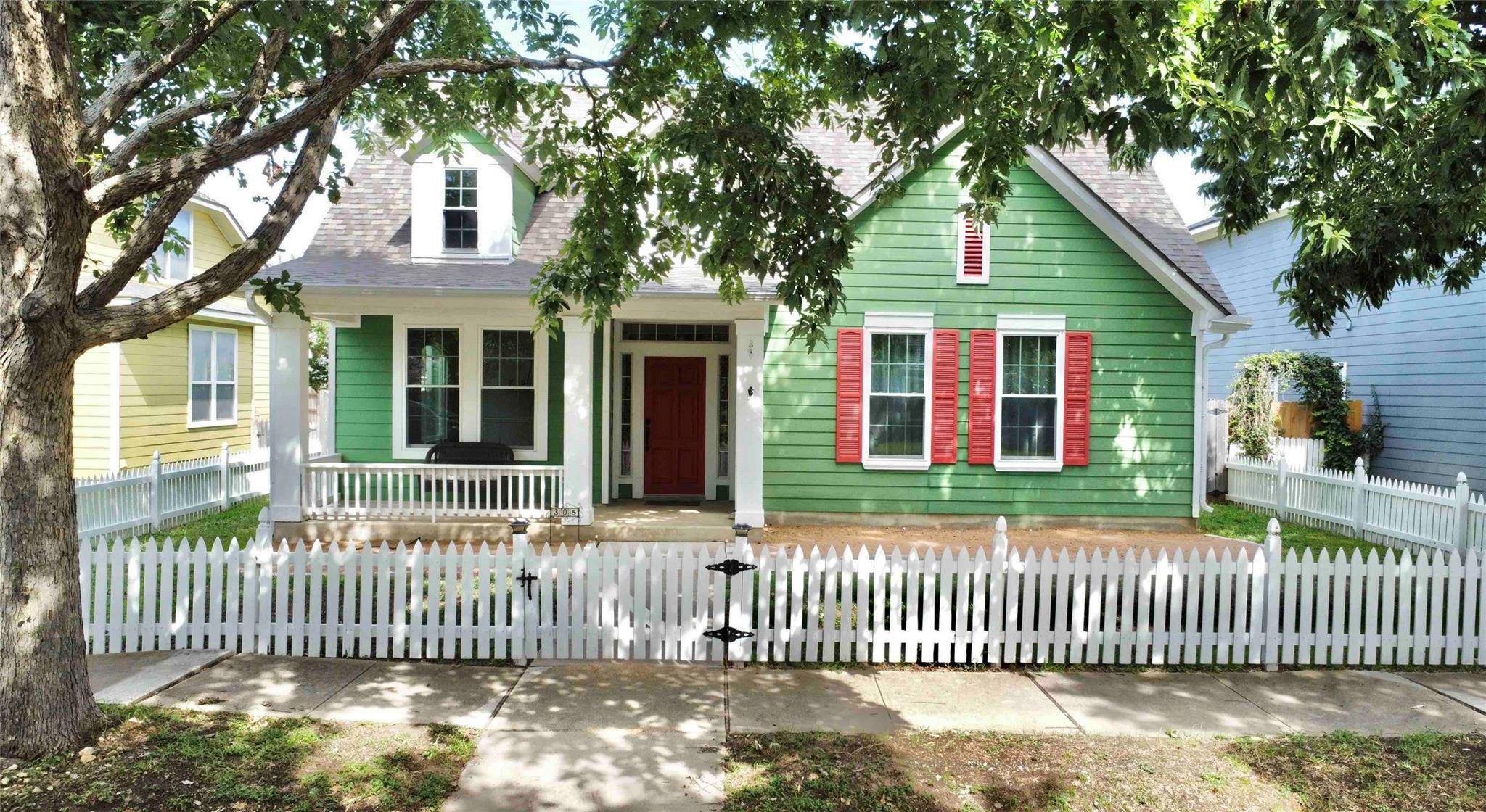 305 Greenside LN, Georgetown, TX 78633