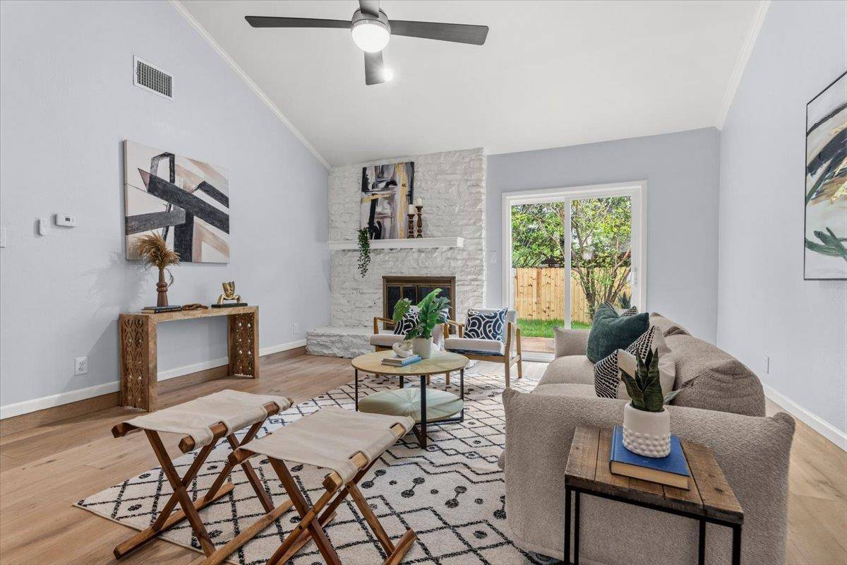 6209 Sun Vista DR, Austin, TX 78749