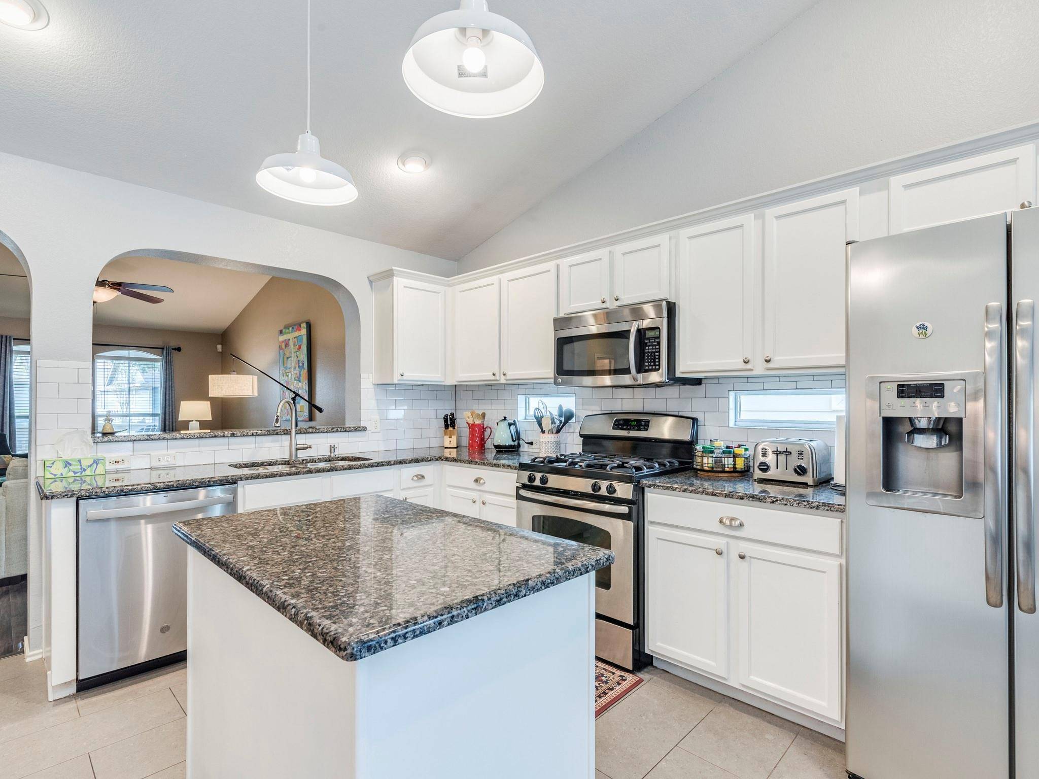 144 Dressen, Kyle, TX 78640