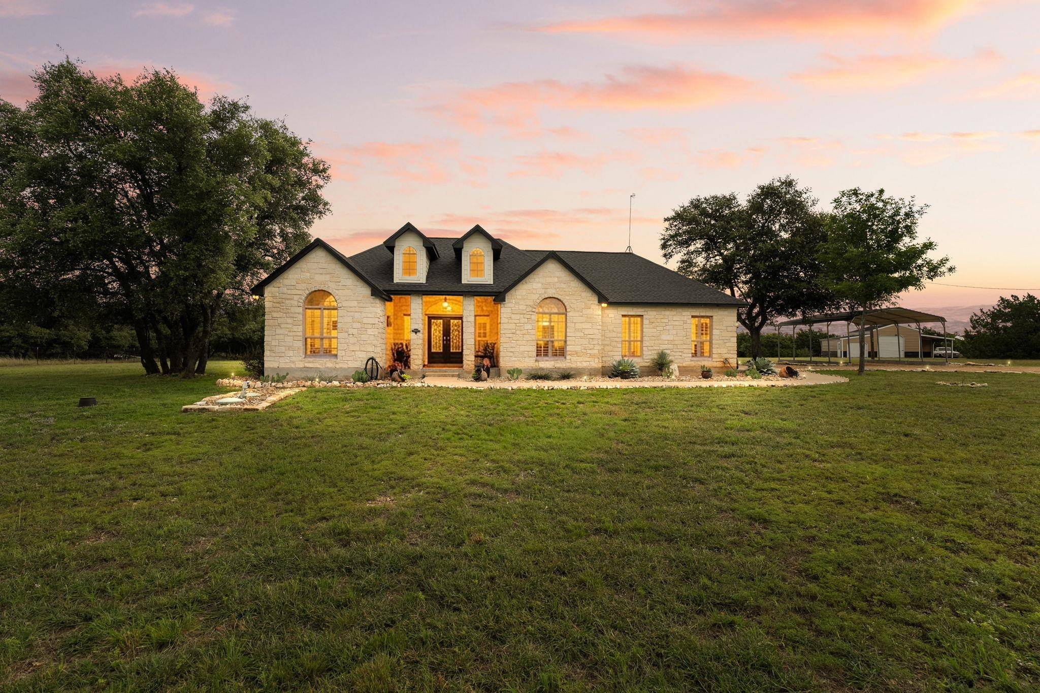 140 Shin Oak LN, Liberty Hill, TX 78642