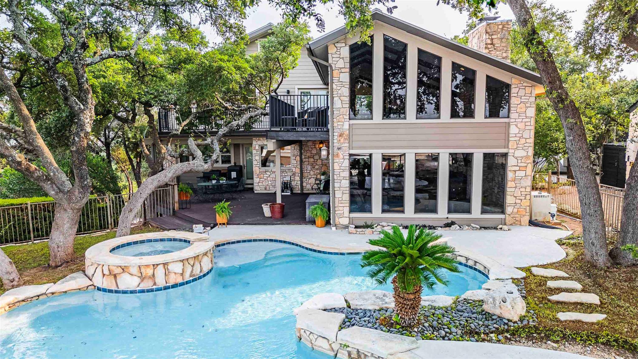 2000 Highlands DR, Spicewood, TX 78669