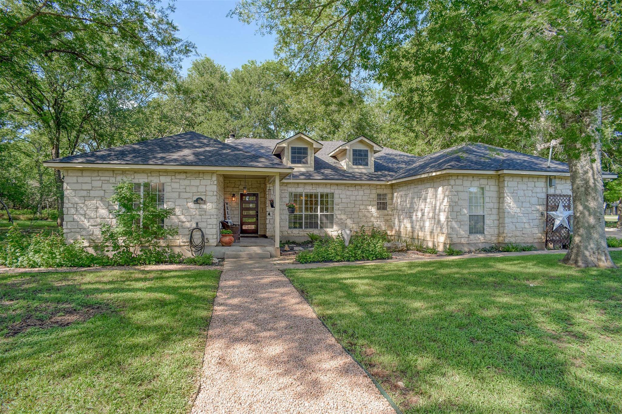 128 Moku Manu DR, Bastrop, TX 78602