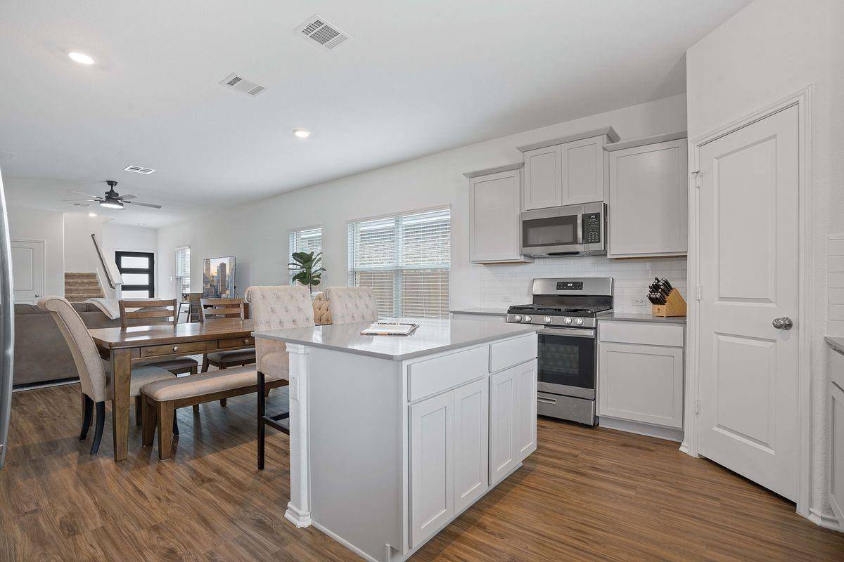 125 Milliner LOOP, Hutto, TX 78634