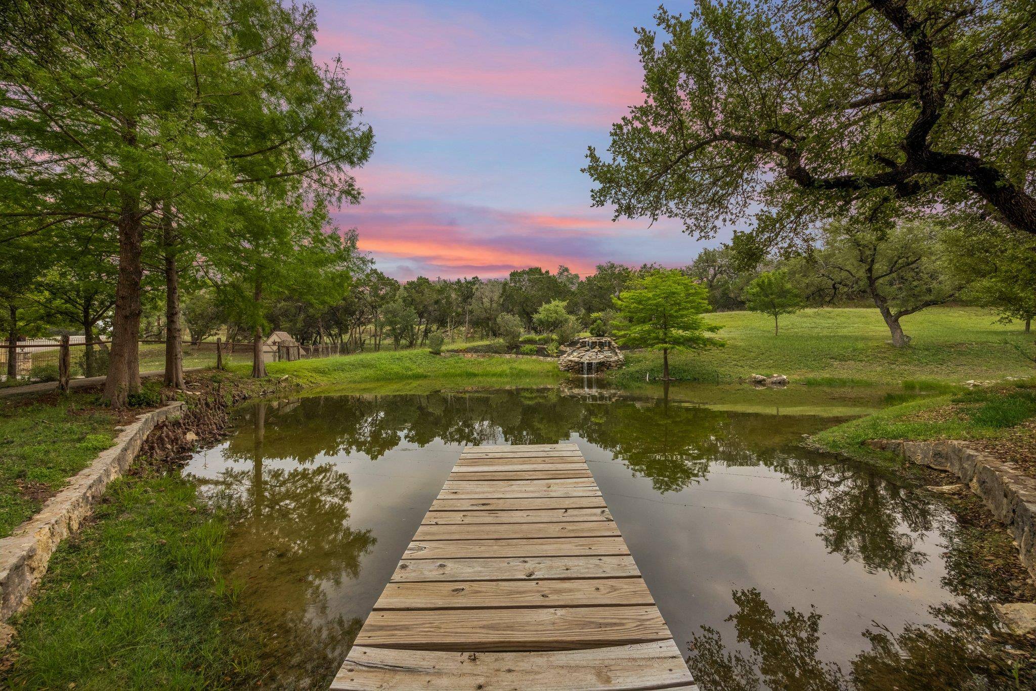13 Carriage House LN, Austin, TX 78737