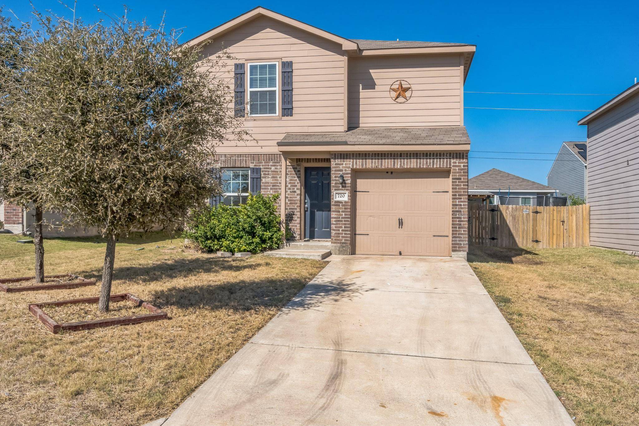 720 Cleary LN, Jarrell, TX 76537