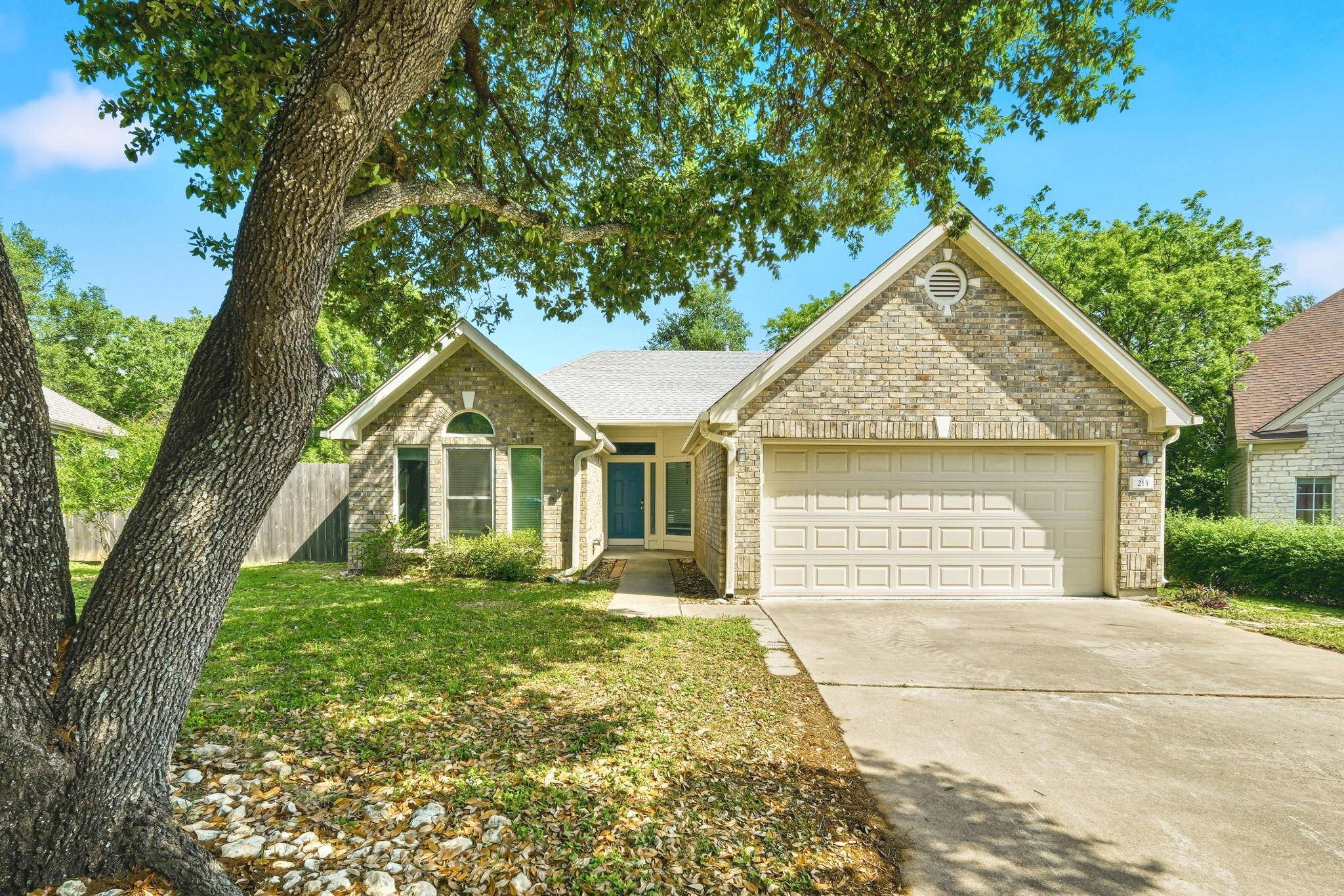 215 Rio Vista DR, Georgetown, TX 78626