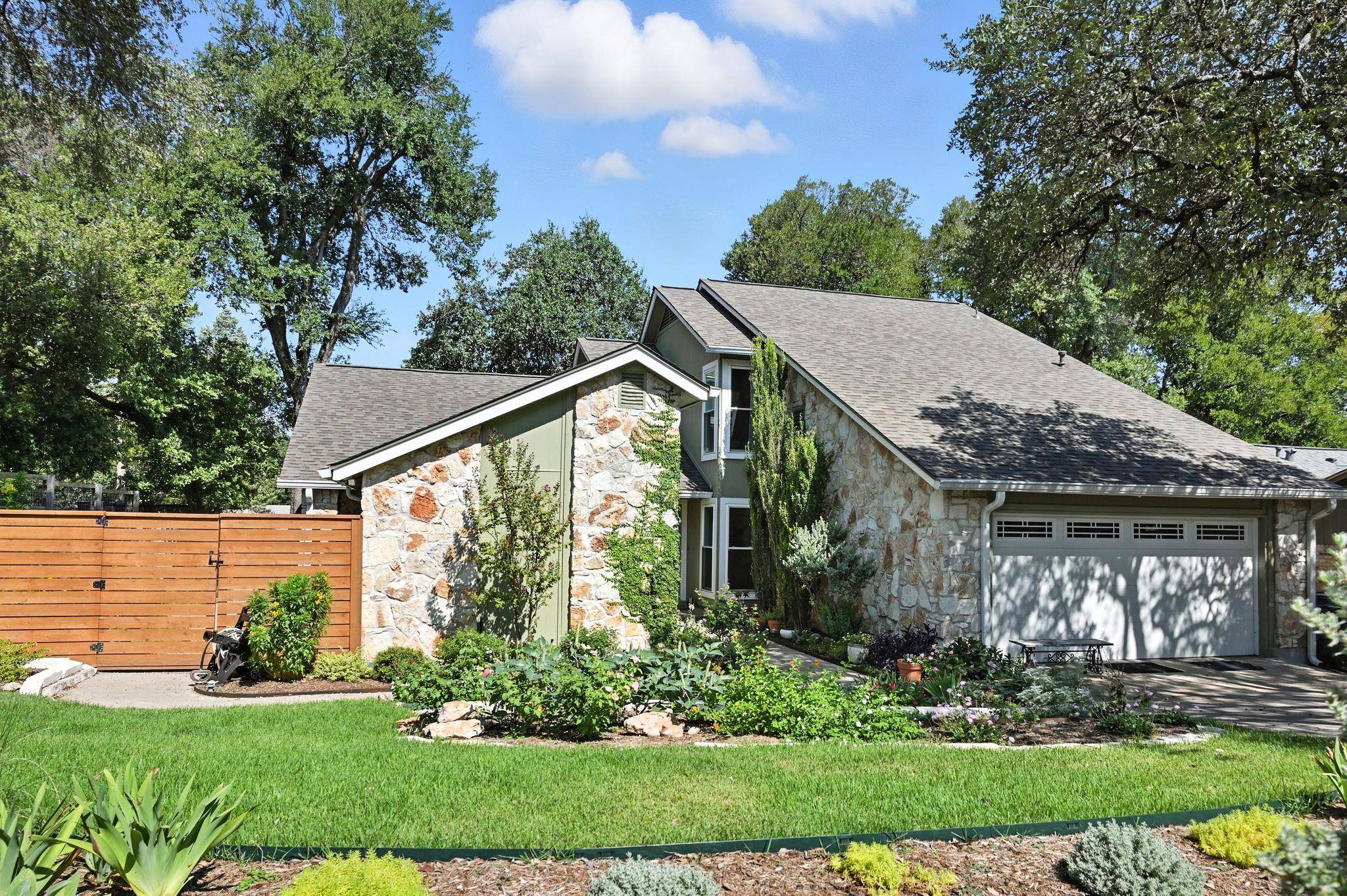 8600 Loralinda DR, Austin, TX 78753