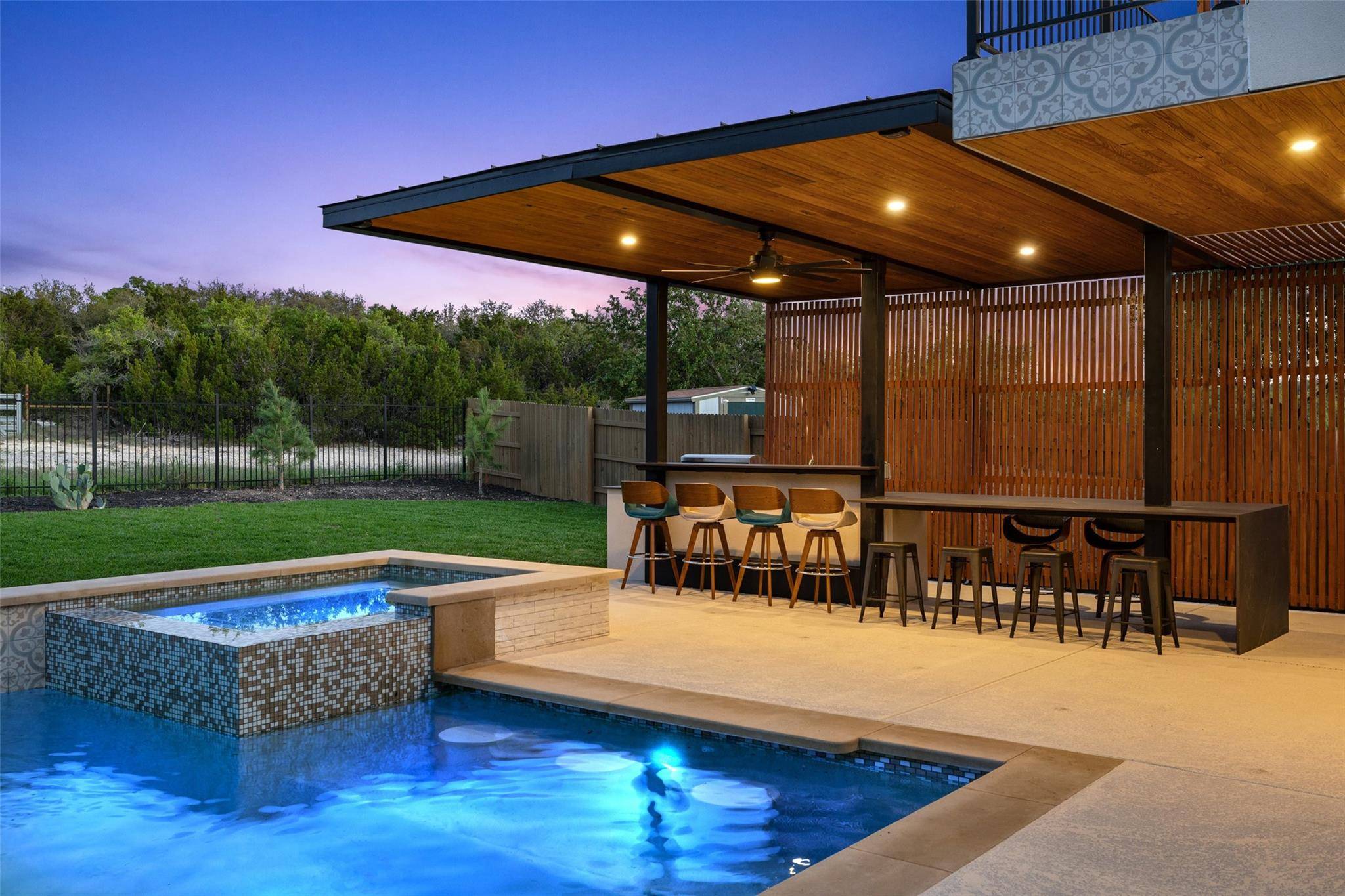 21808 Rock Wren RD, Spicewood, TX 78669