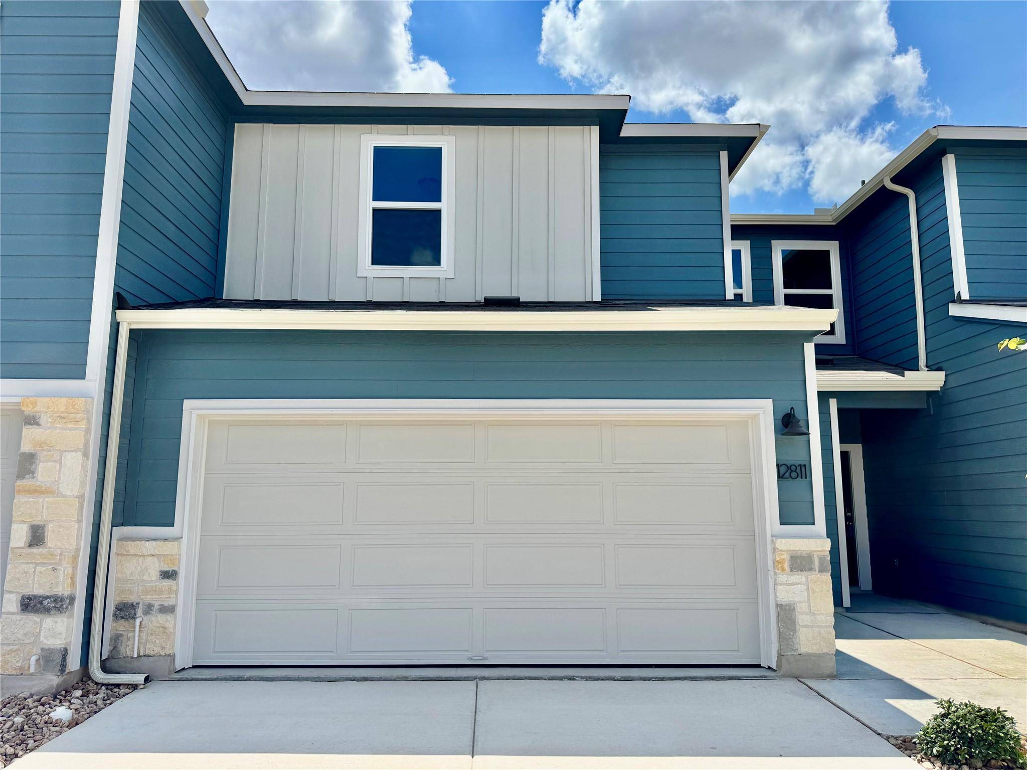 12811 Village Spun PLZ, Buda, TX 78610