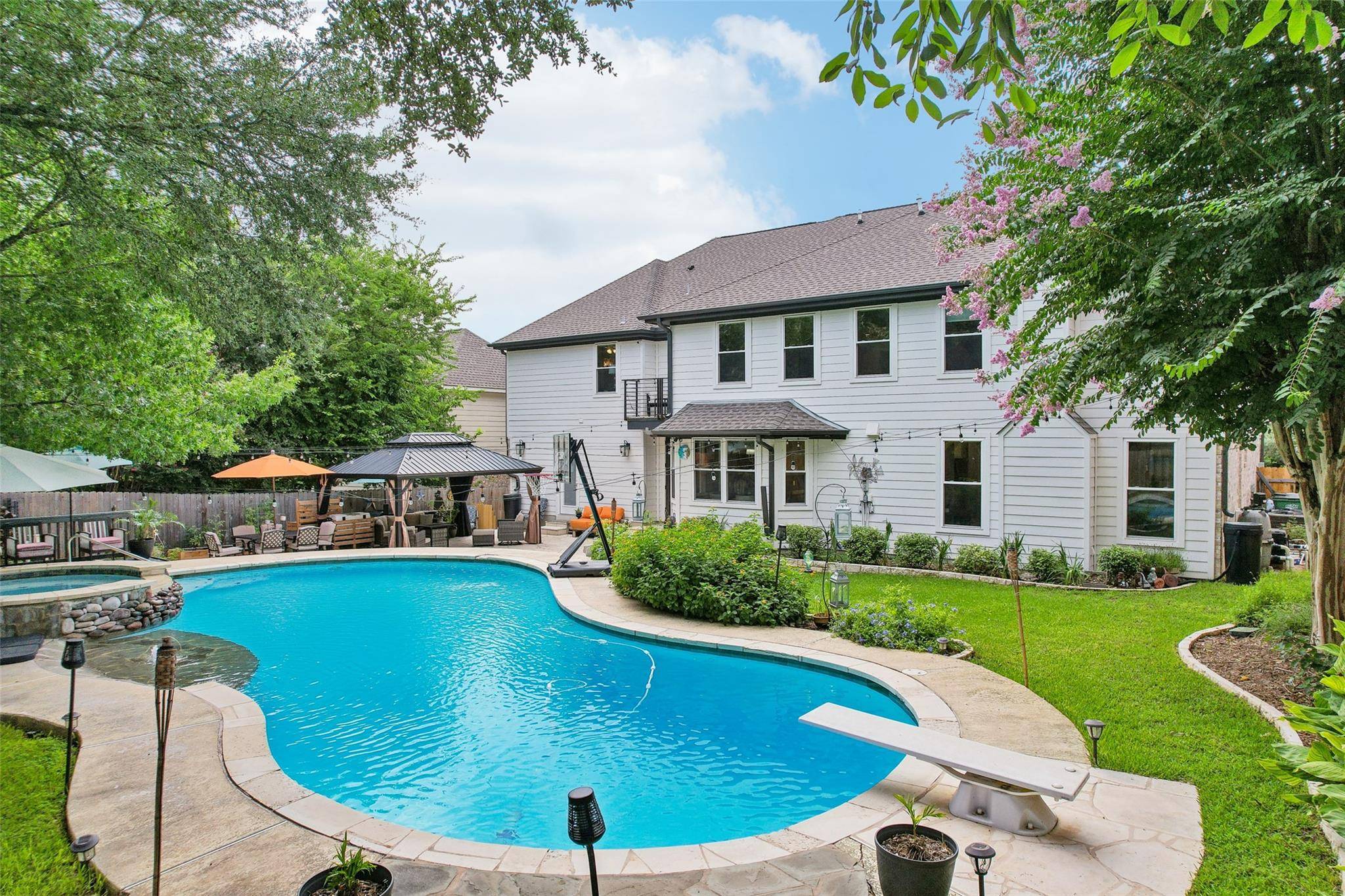 2030 Golden Bear DR, Round Rock, TX 78664