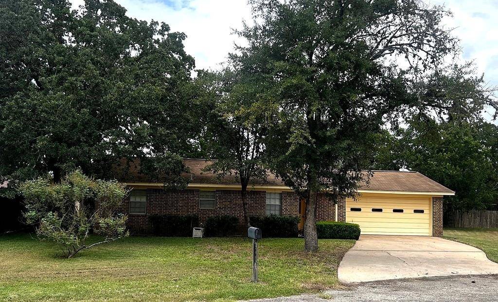 240 S Reed CIR, La Grange, TX 78945
