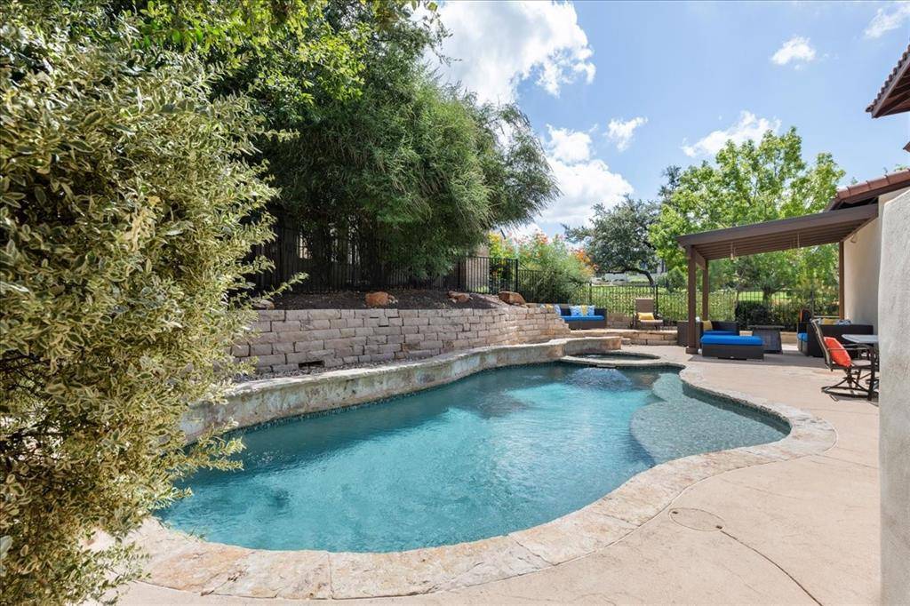 15321 Falconhead Grove LOOP, Bee Cave, TX 78738