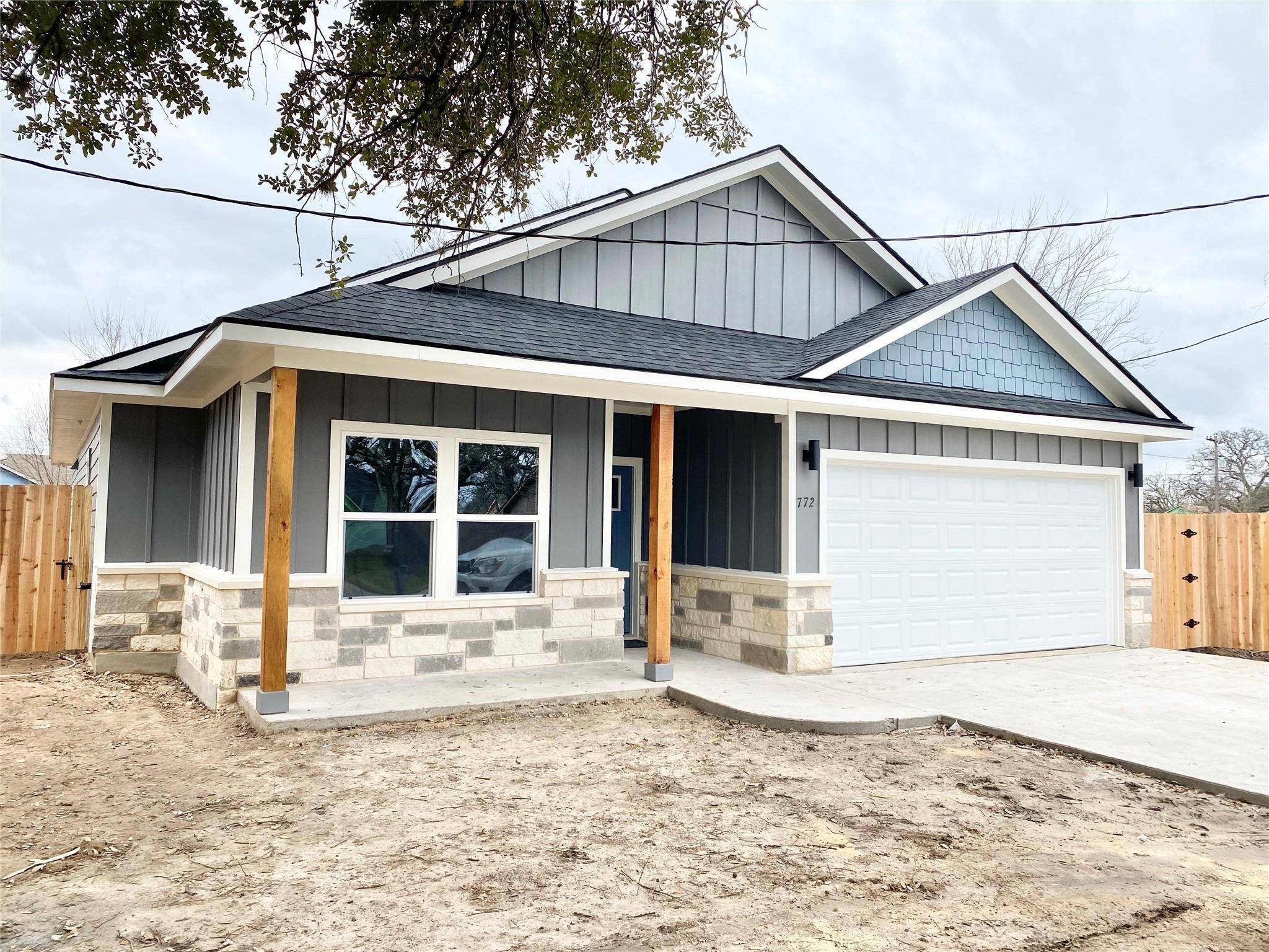 772 N. Chambers ST, Giddings, TX 78942