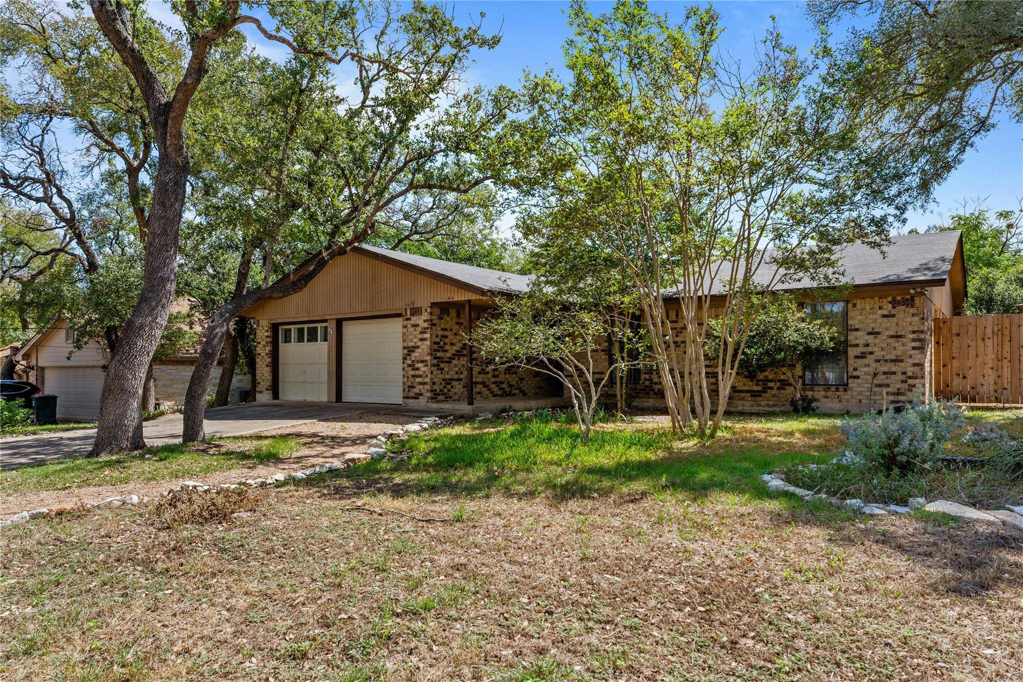 1104 Serenada DR, Georgetown, TX 78628