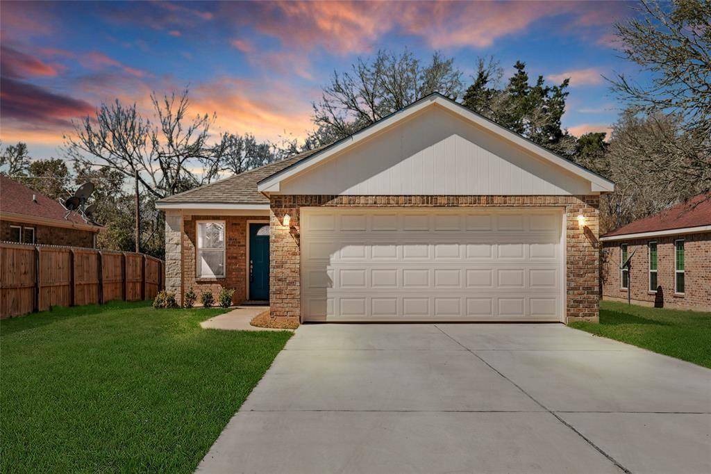 829 16th ST, Hempstead, TX 77445