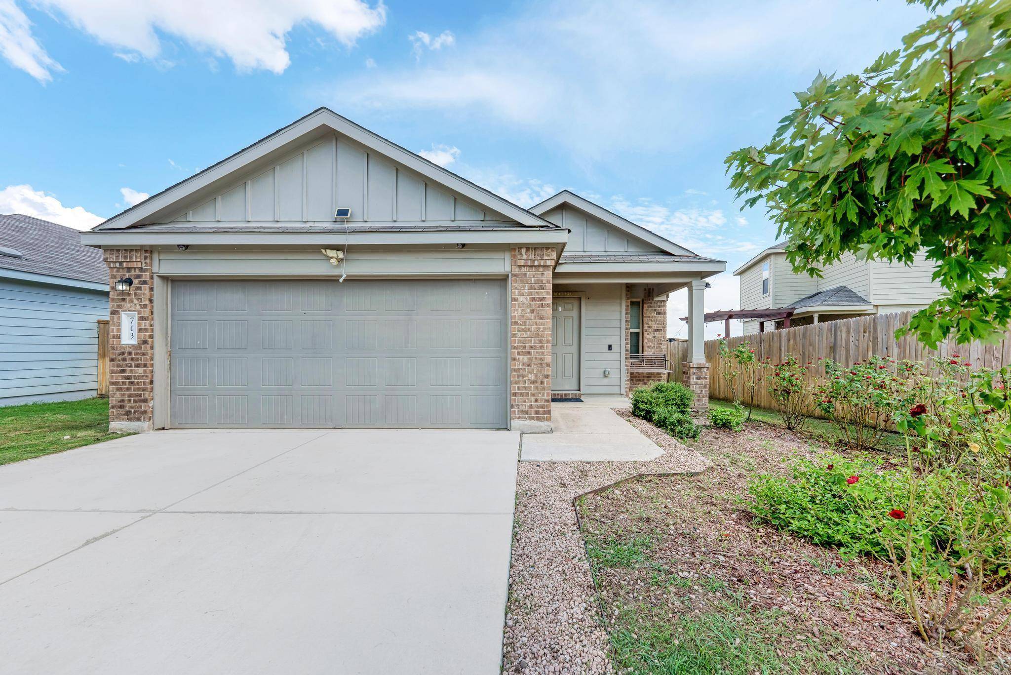 713 Circle WAY, Jarrell, TX 76537