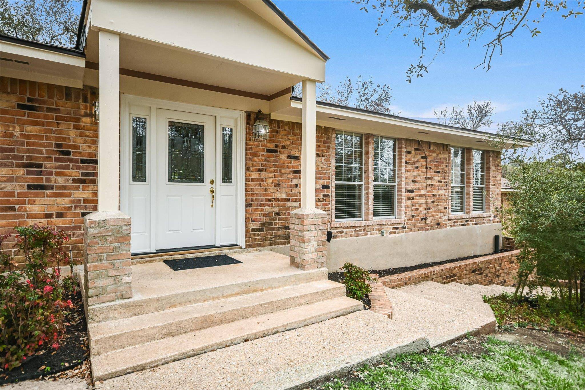10709 Yucca DR, Austin, TX 78759