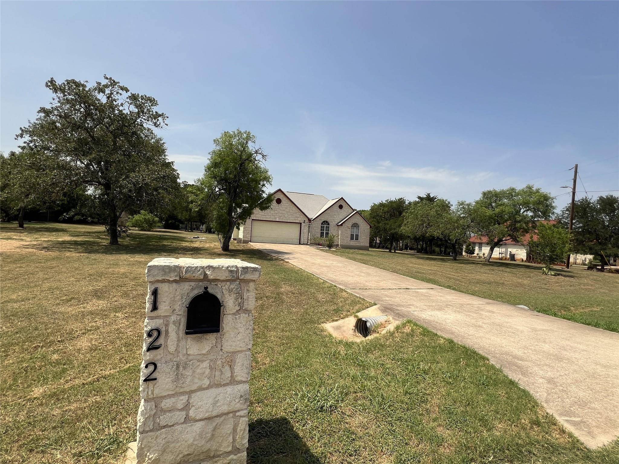 122 Deep Woods CT, Cedar Creek, TX 78612