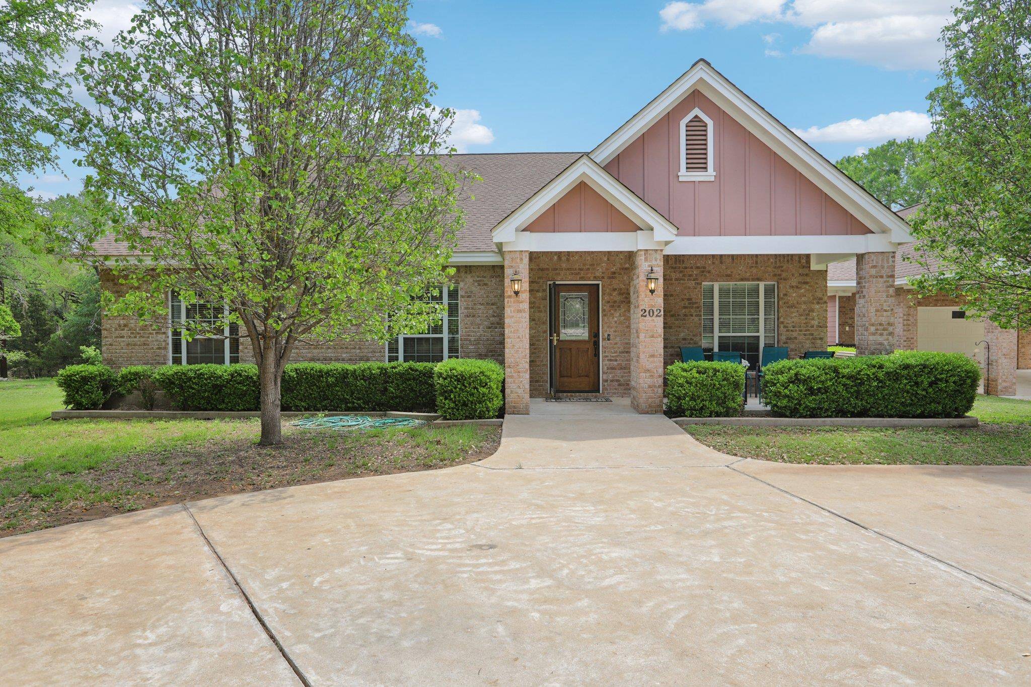 202 Serenada DR, Georgetown, TX 78628