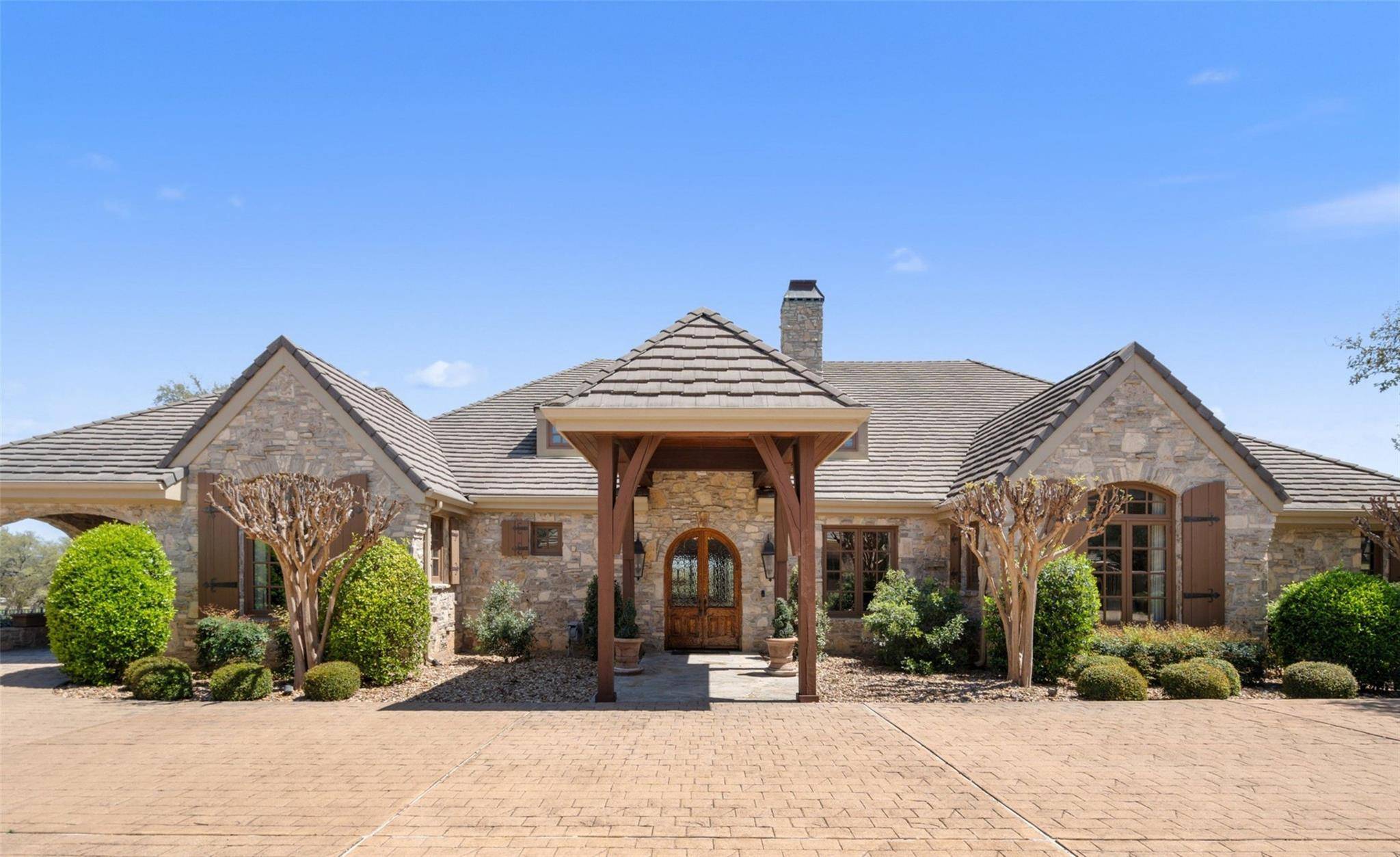 27025 Masters PKWY, Spicewood, TX 78669