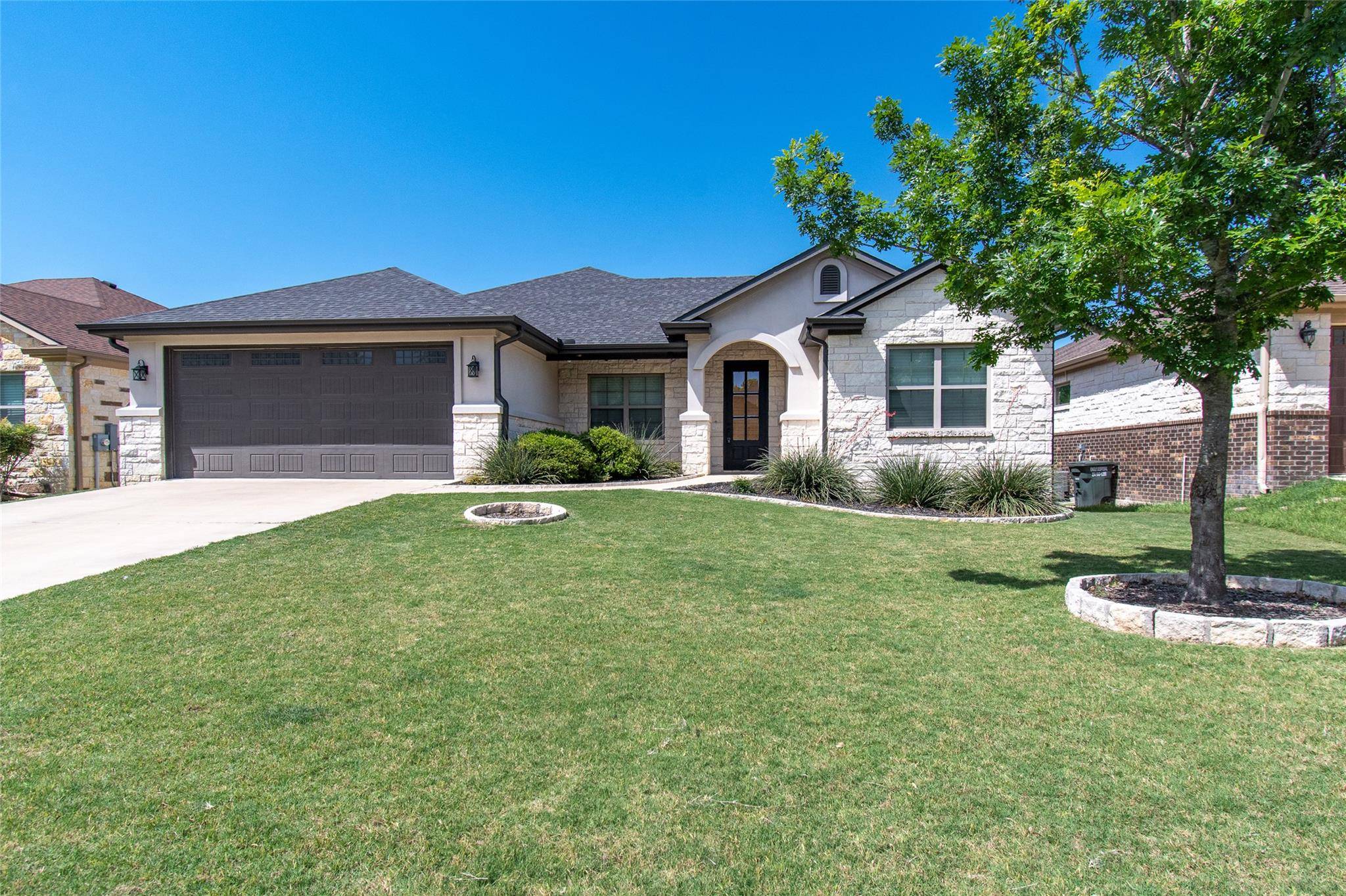 325 OW Lowrey DR, Salado, TX 76571