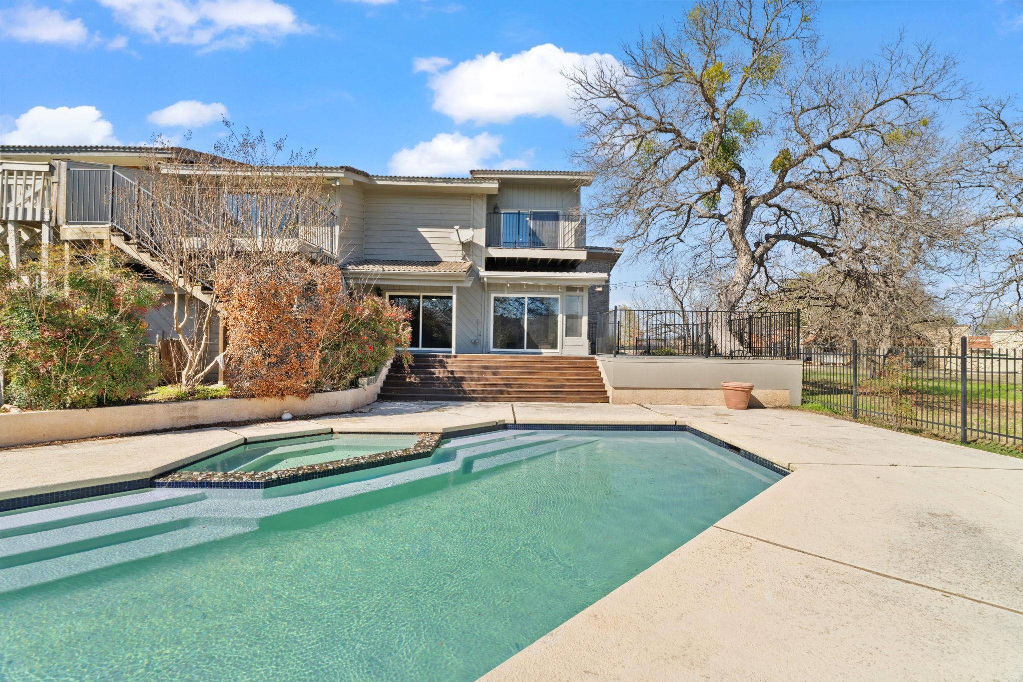207 Free Rein #1, Horseshoe Bay, TX 78657