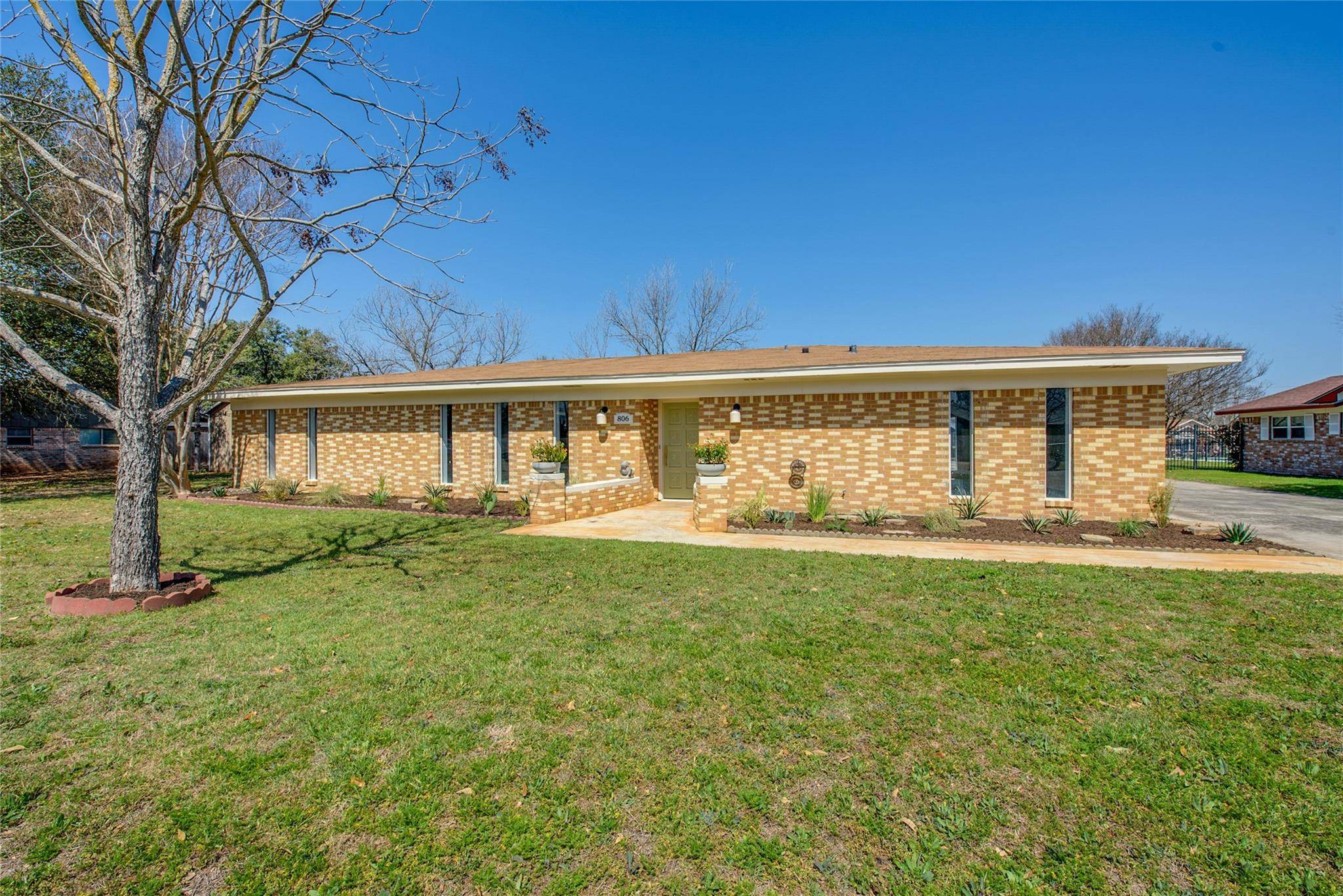 806 Estate DR, Belton, TX 76513