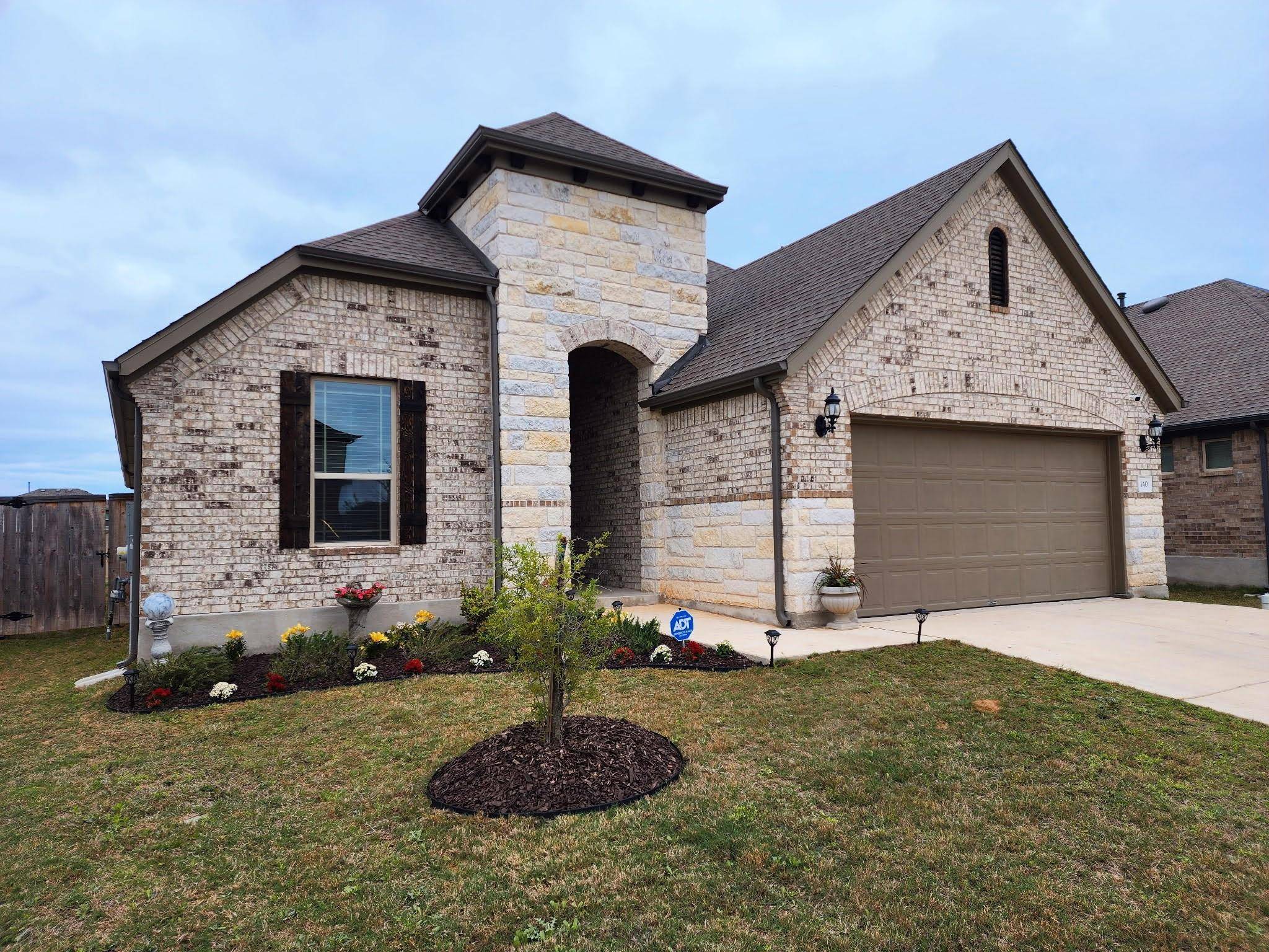 140 Periwinkle LN, Bastrop, TX 78602
