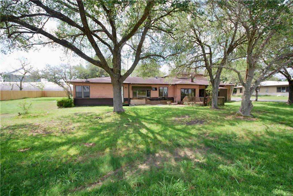5040 FM 1295, Moulton, TX 77975